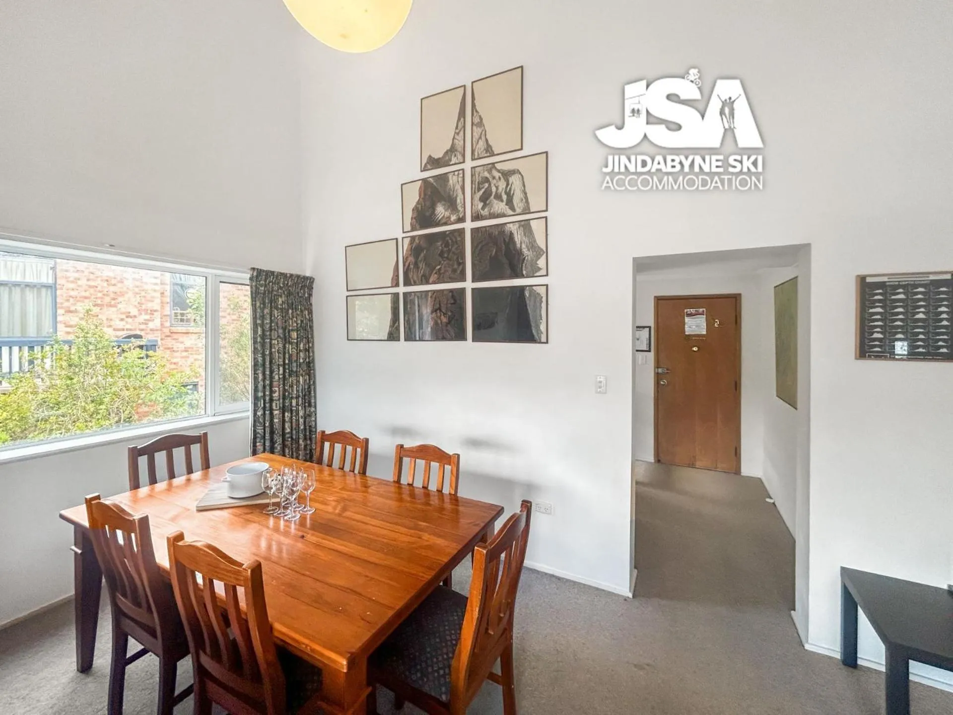 Dining area in Banksia 1