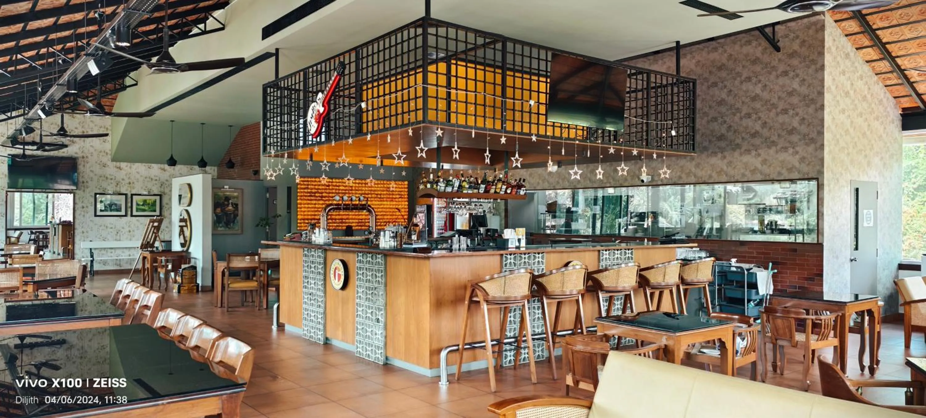 Restaurant/places to eat in PEARL MAHE