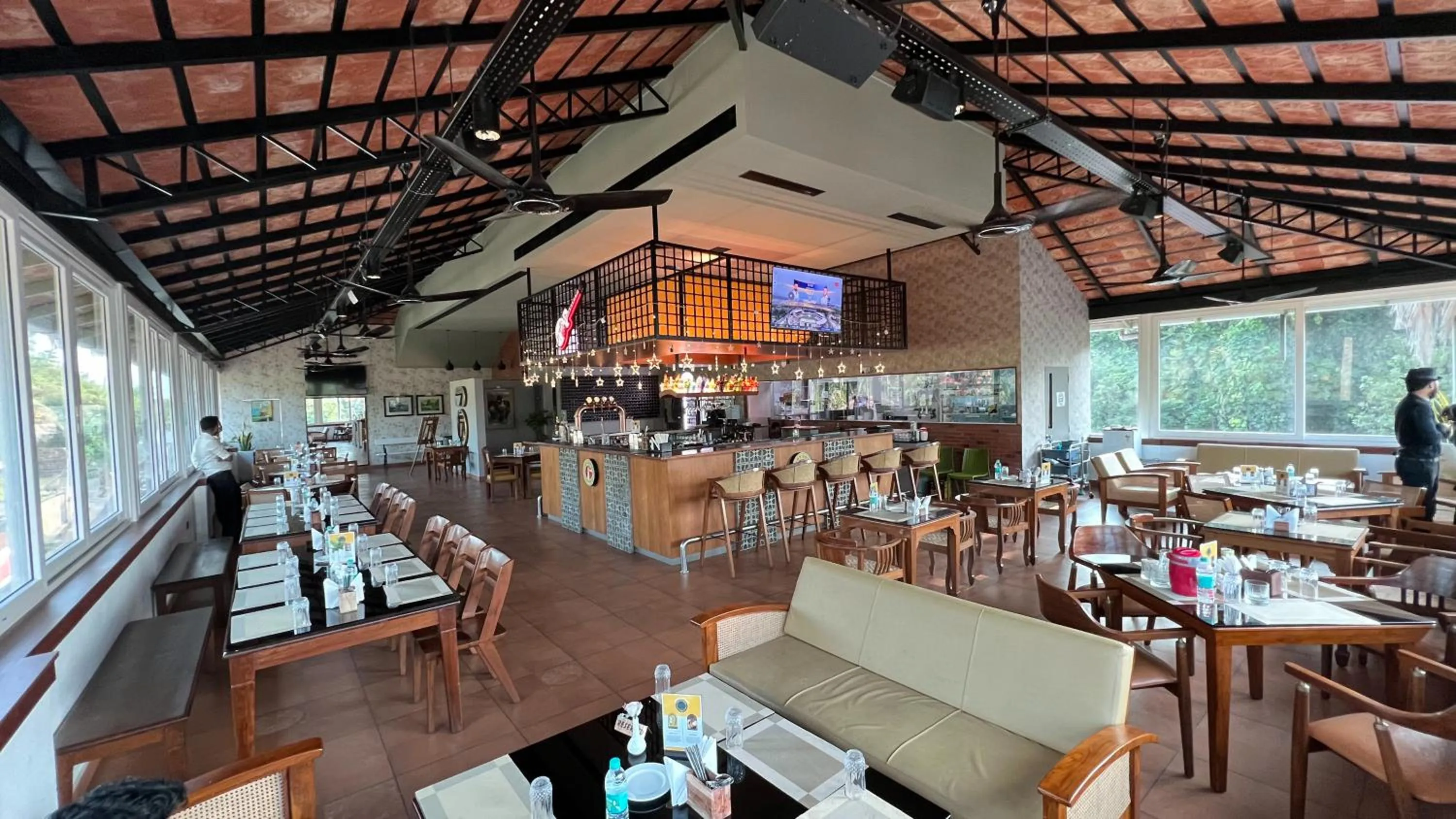 Restaurant/places to eat in PEARL MAHE