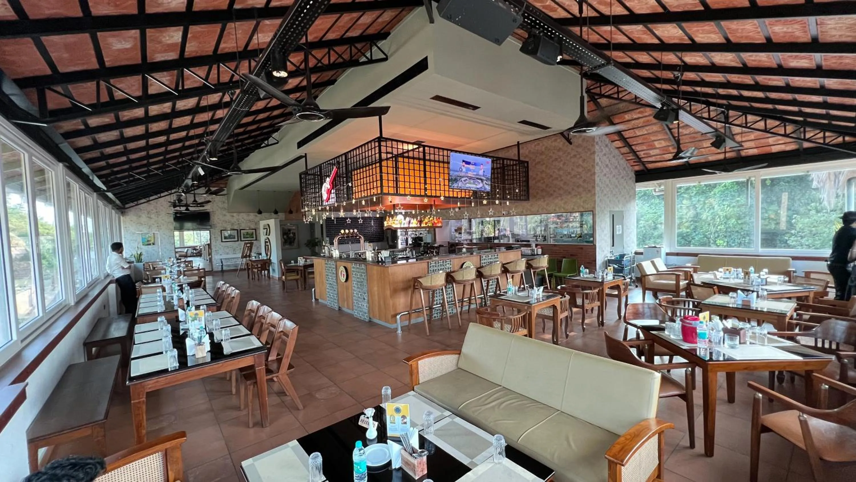 Restaurant/places to eat in PEARL MAHE