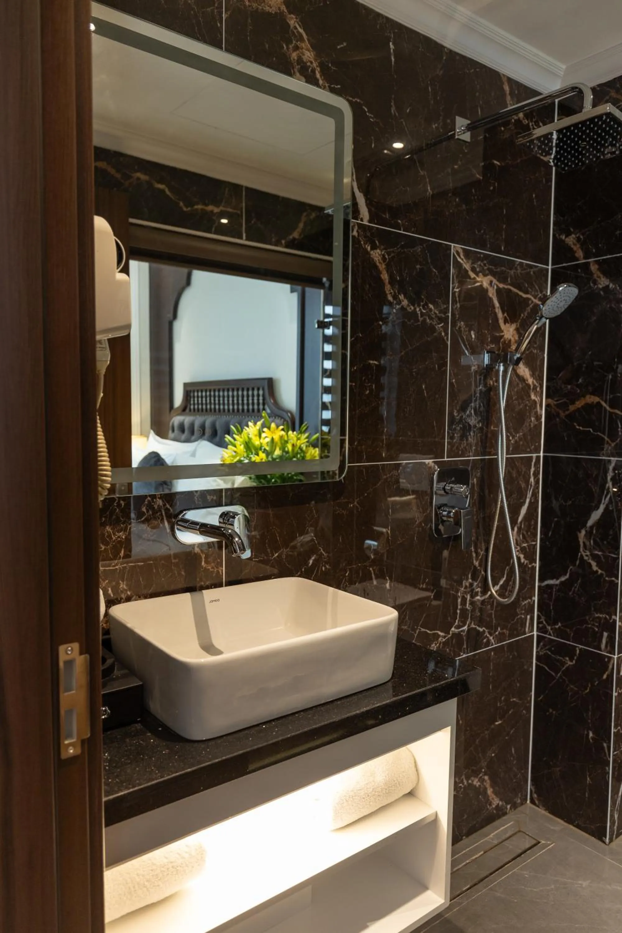 Bathroom in Hoàng Gia Xa La Boutique Hotel