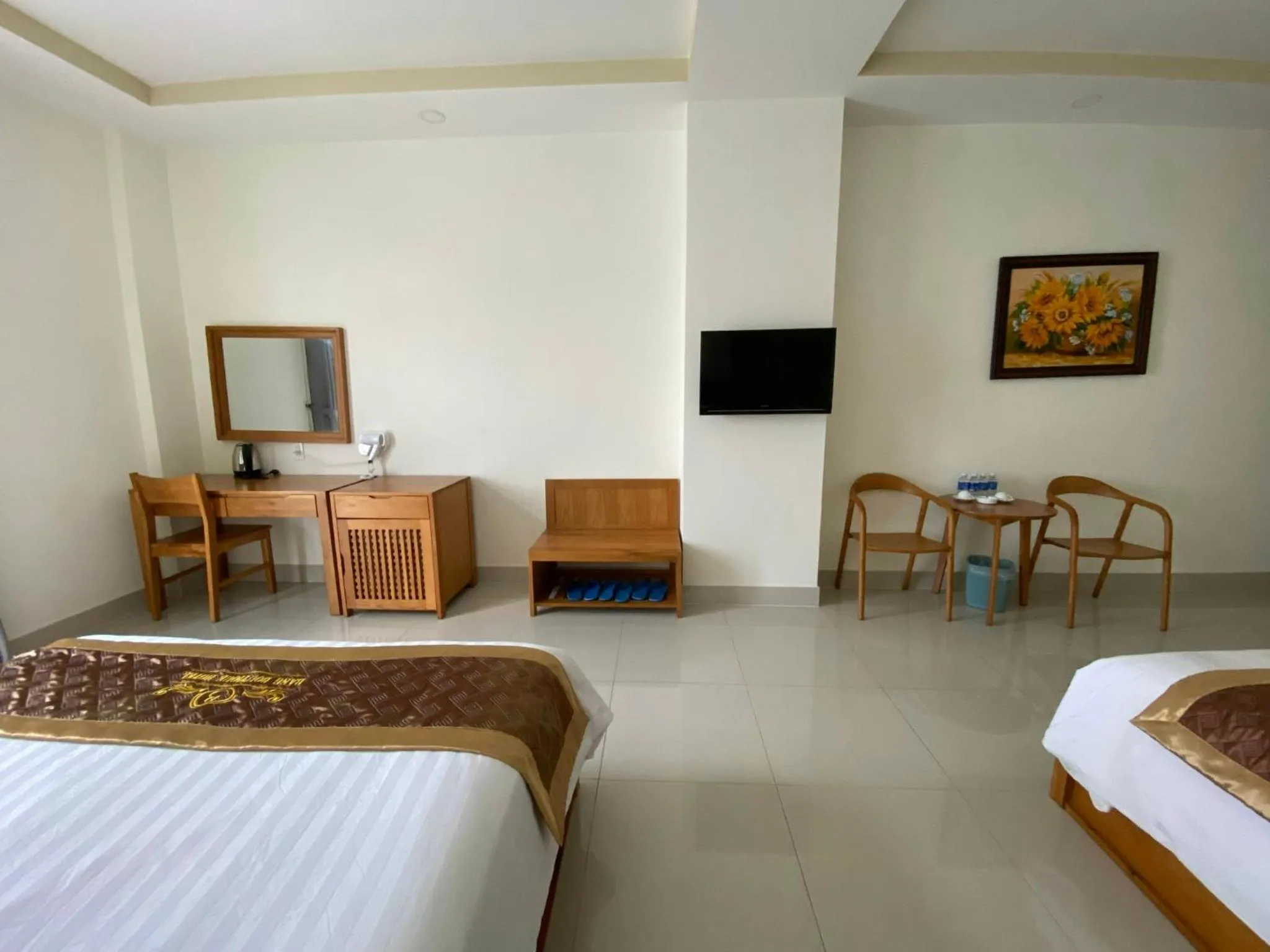 Communal lounge/ TV room, Bed in BĂNG BOUTIQUE HOTEL