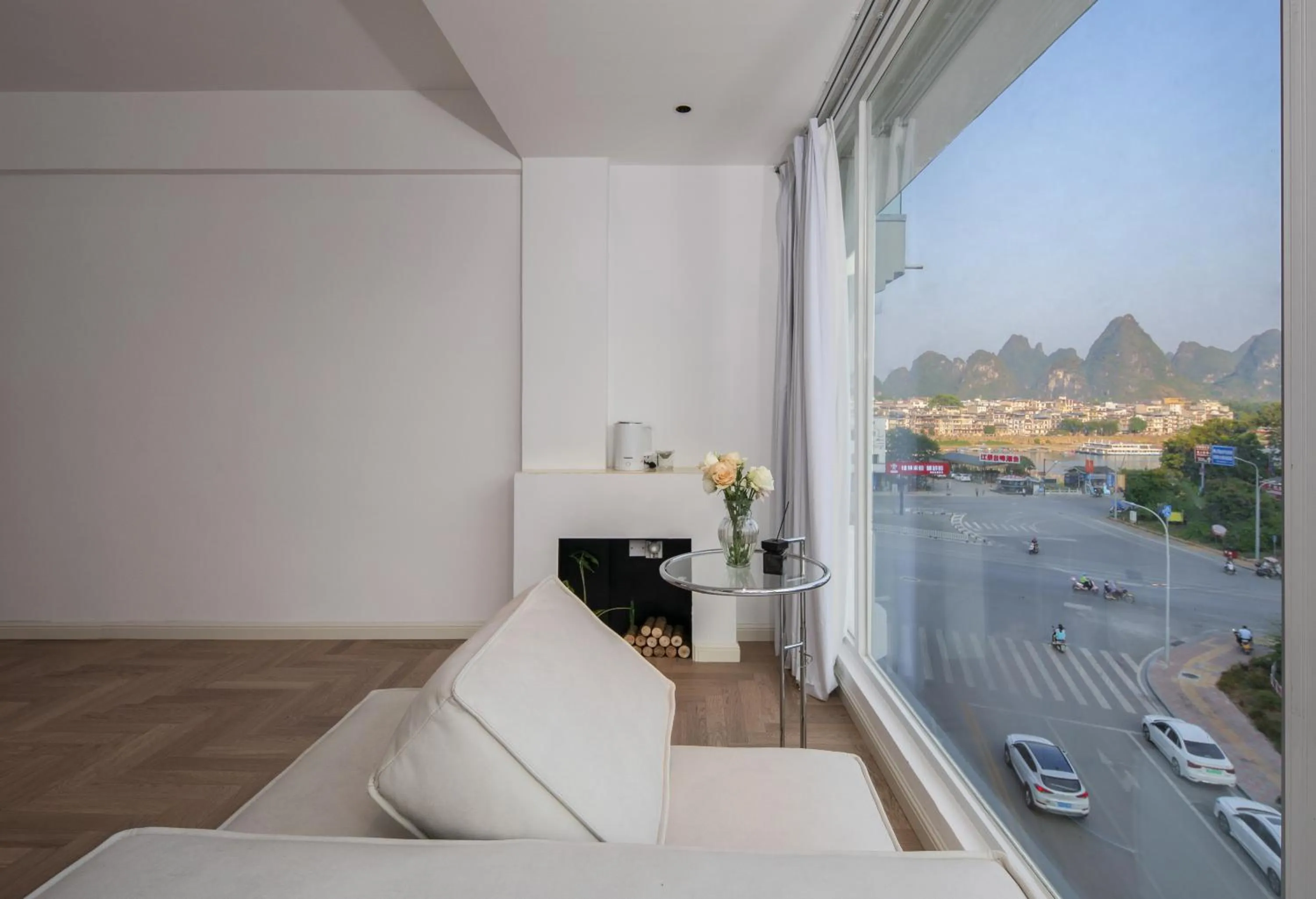 Day in IM Waiting Hotel