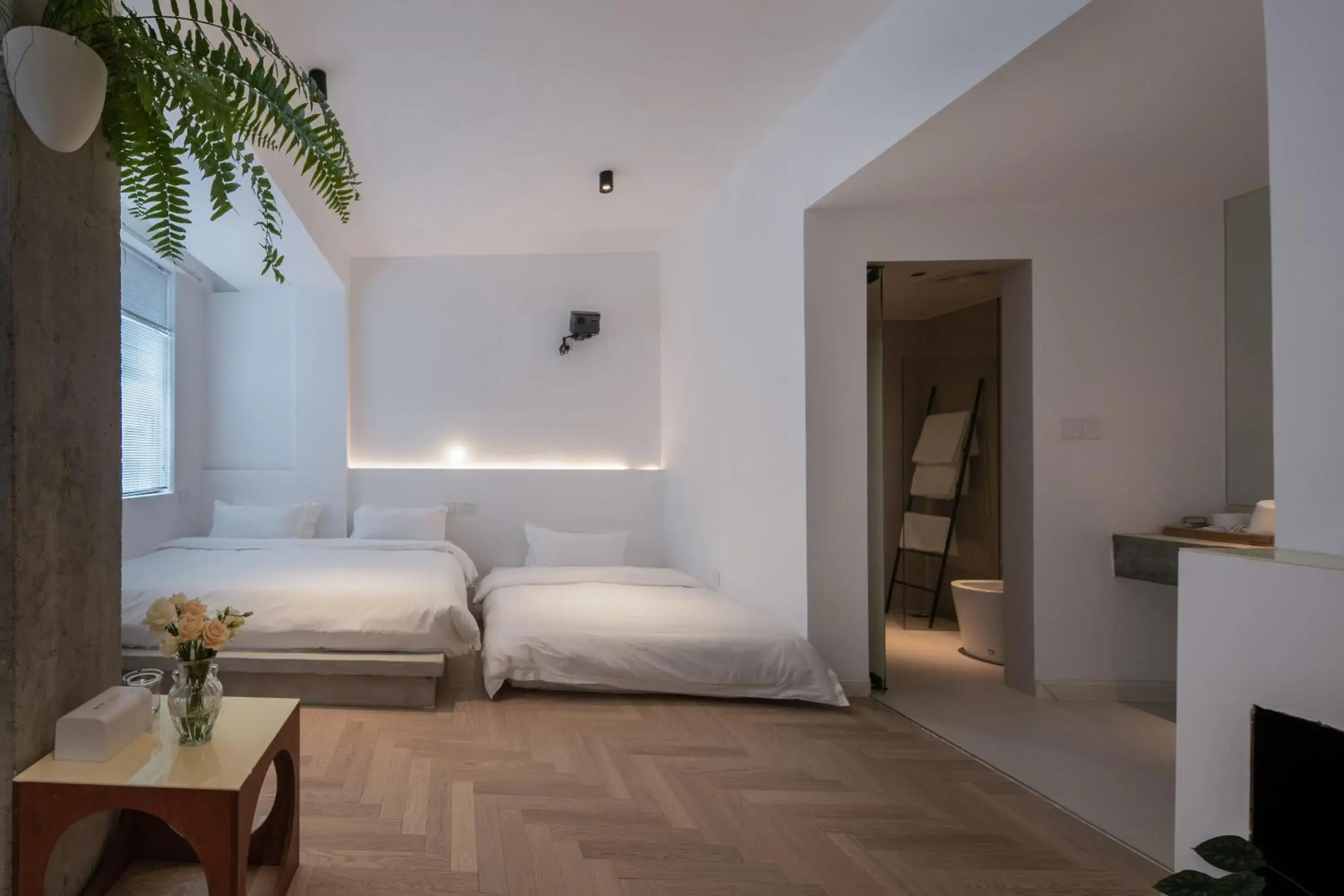 Family Room with Shower in IM Waiting Hotel Family Room with Shower in IM Waiting Hotel