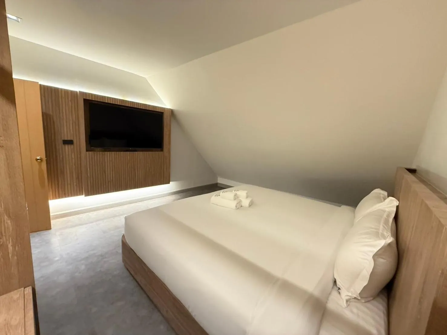 Bed in Ascella Bangkok Hotel