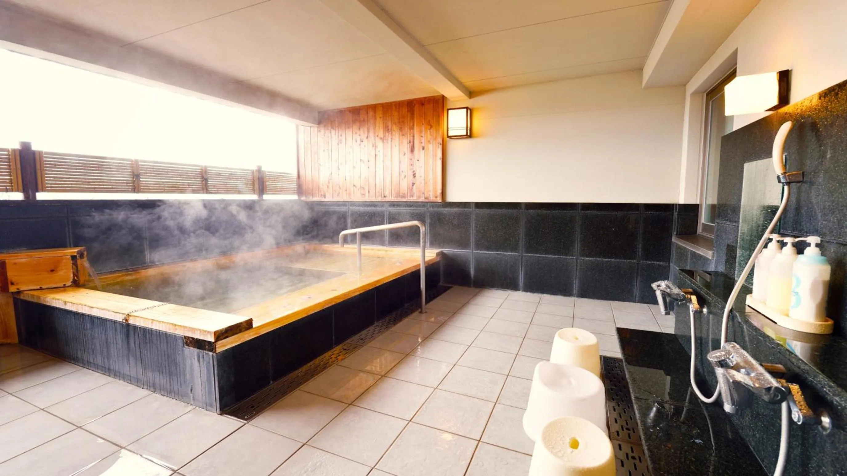 Open Air Bath in Hotel GRANDSPA AVENUE