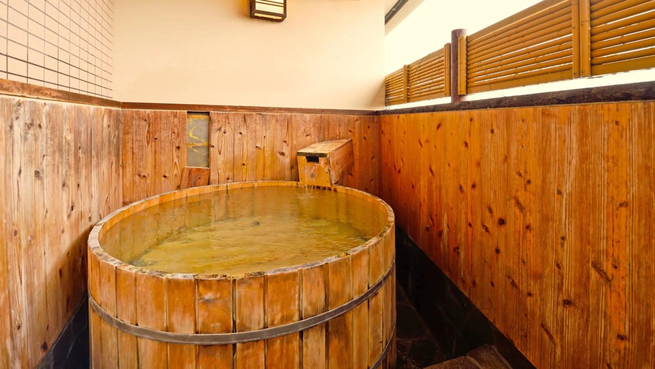 Hot Spring Bath in Hotel GRANDSPA AVENUE