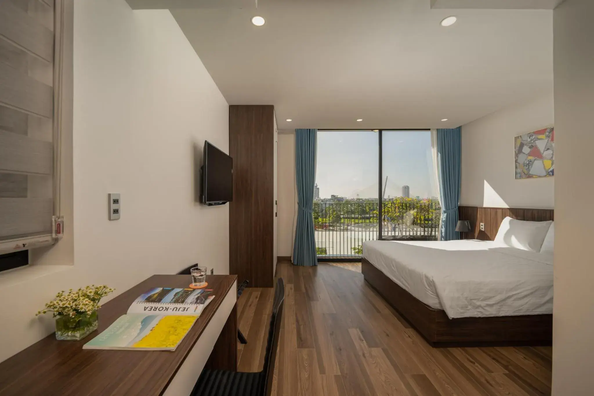 Double Room with River View in Maison Vy Anh Hotel & Apartment Double Room with River View in Maison Vy Anh Hotel & Apartment