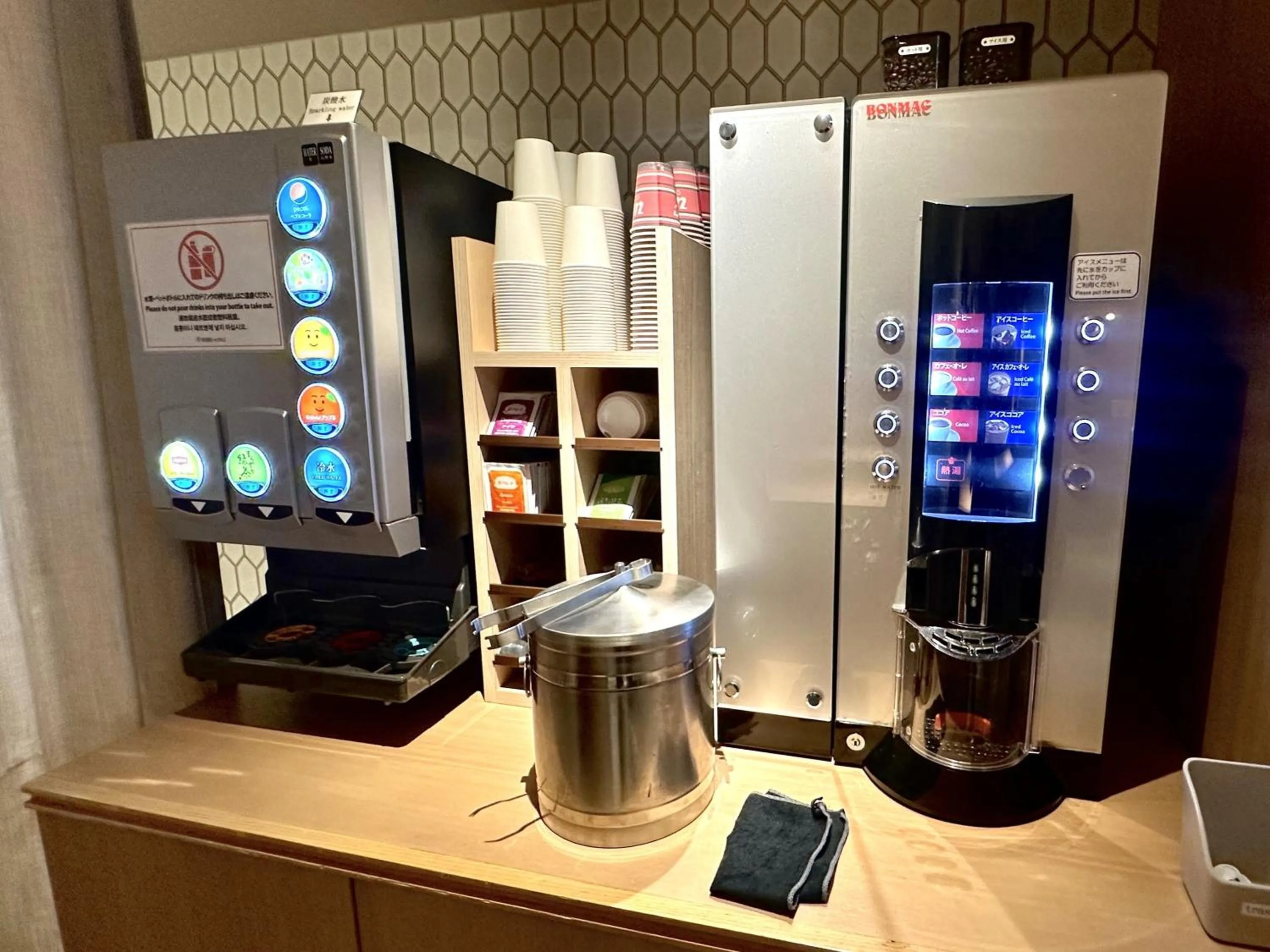 Lounge or bar in Vessel Inn Asakusa Tsukuba Express