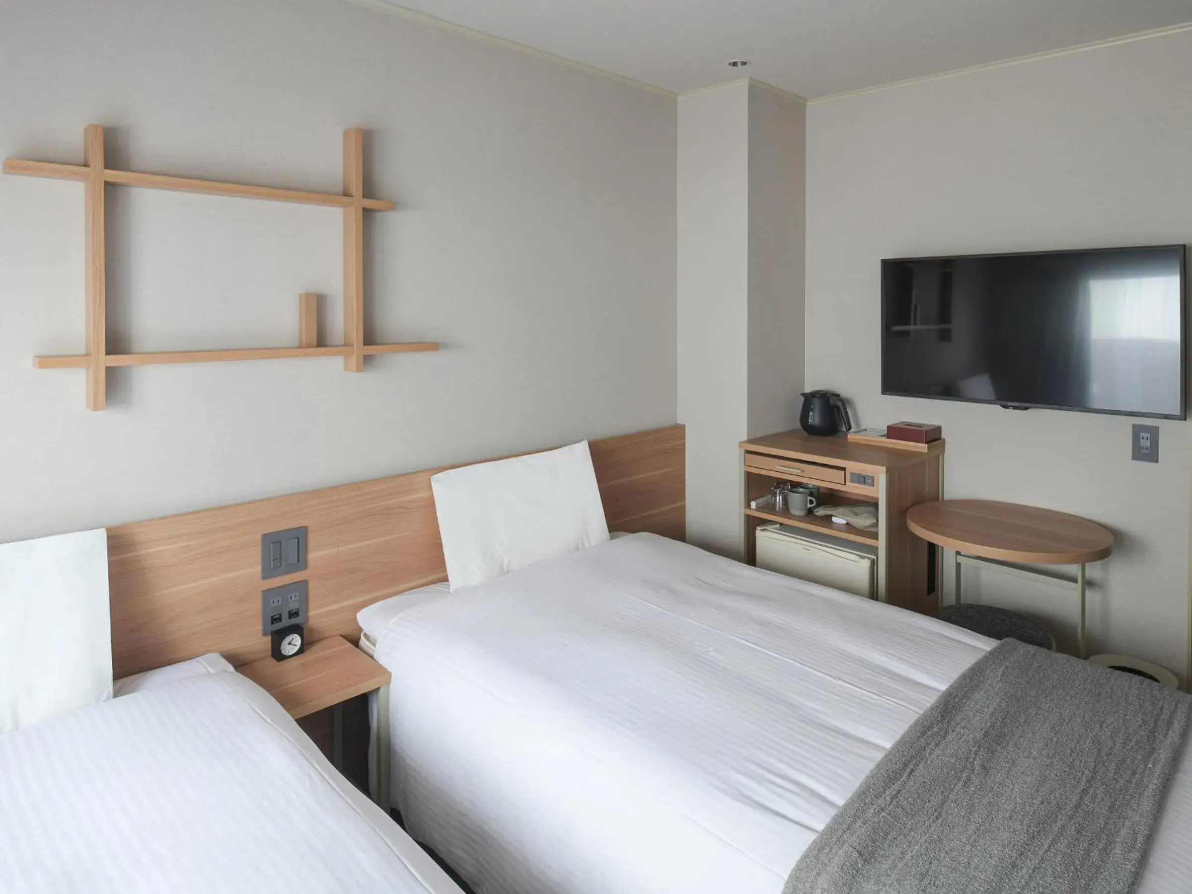 Quiet street view, Bed in Vessel Inn Asakusa Tsukuba Express Quiet street view, Bed in Vessel Inn Asakusa Tsukuba Express