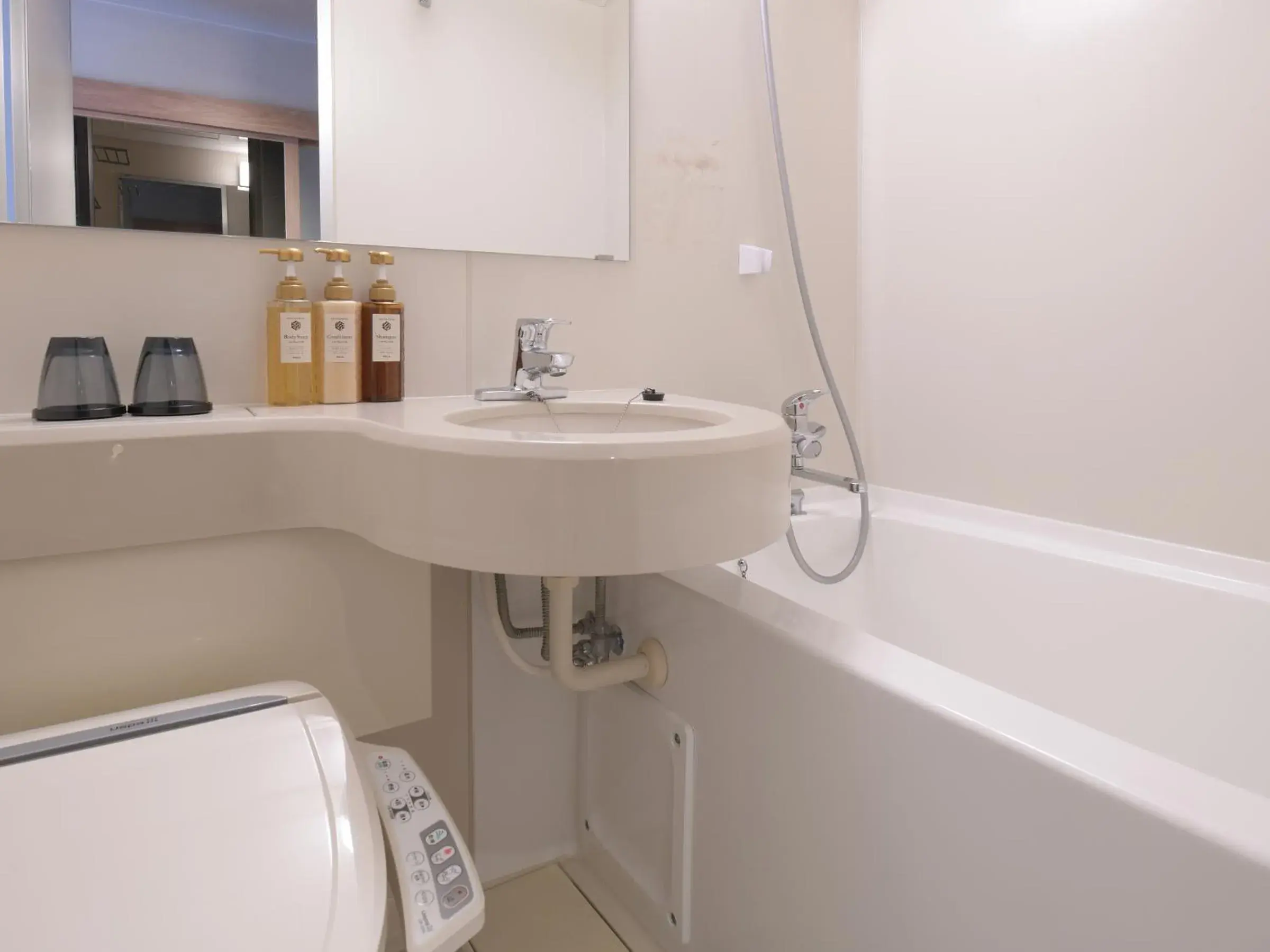 Standard Twin Room - Smoking in Vessel Inn Asakusa Tsukuba Express Standard Twin Room - Smoking in Vessel Inn Asakusa Tsukuba Express