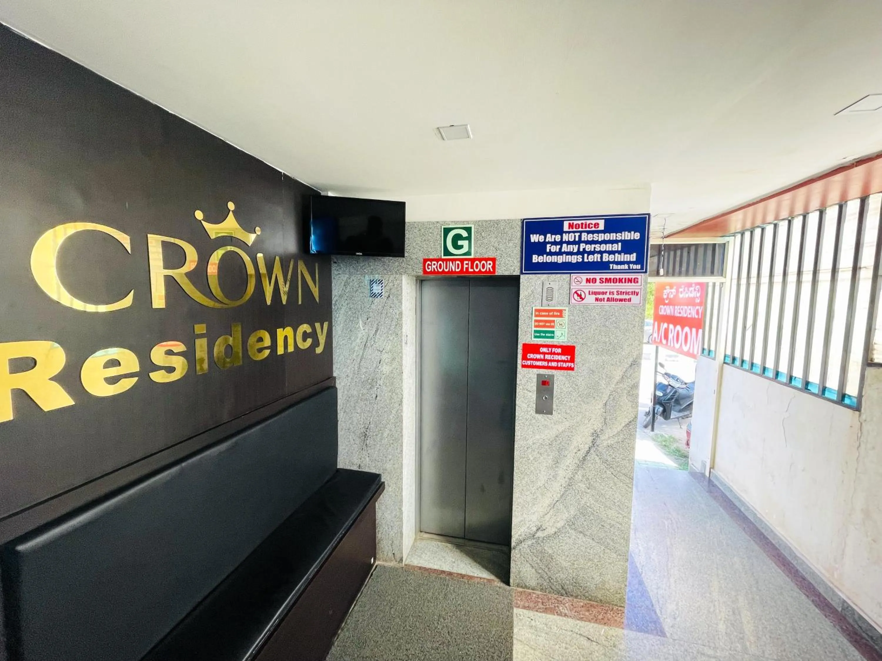 Lobby or reception in Crown Residency