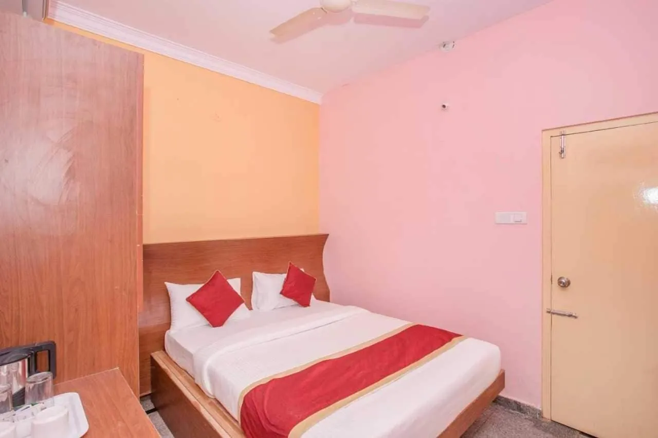 Bedroom, Bed in Hotel O Blossom Suites