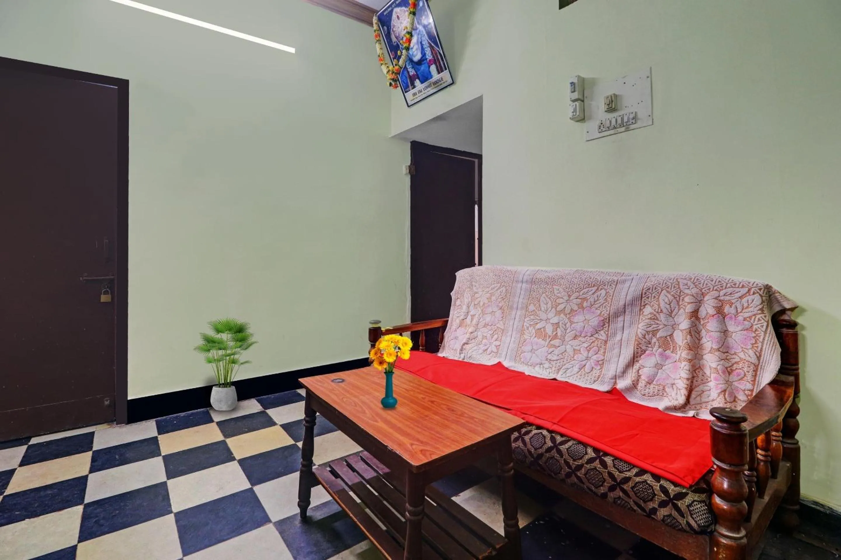 Lobby or reception, Bed in SPOT ON Sri Sai Lohith Lodge Near Secunderabad Railway Station