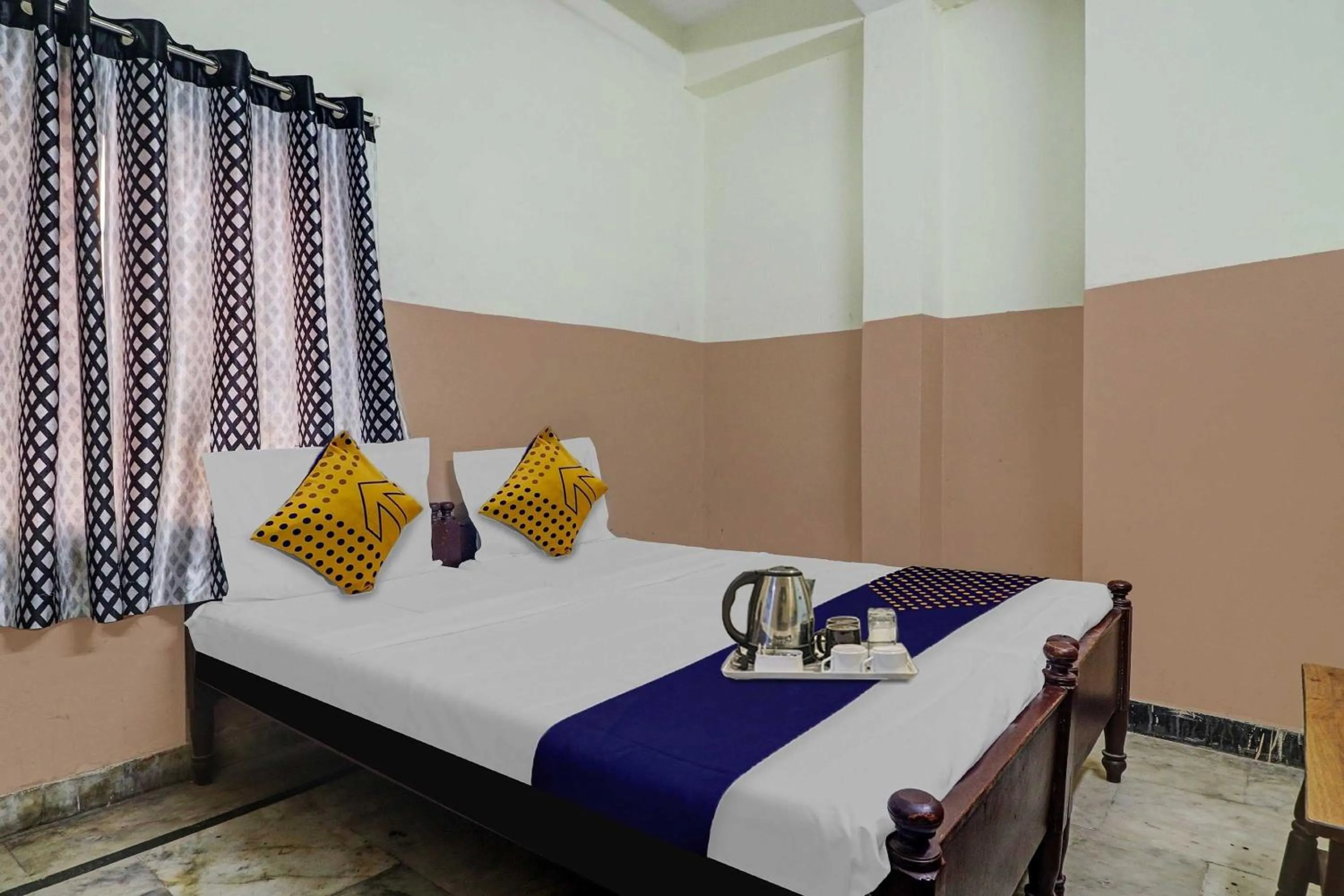 Bedroom, Bed in SPOT ON Sri Sai Lohith Lodge Near Secunderabad Railway Station
