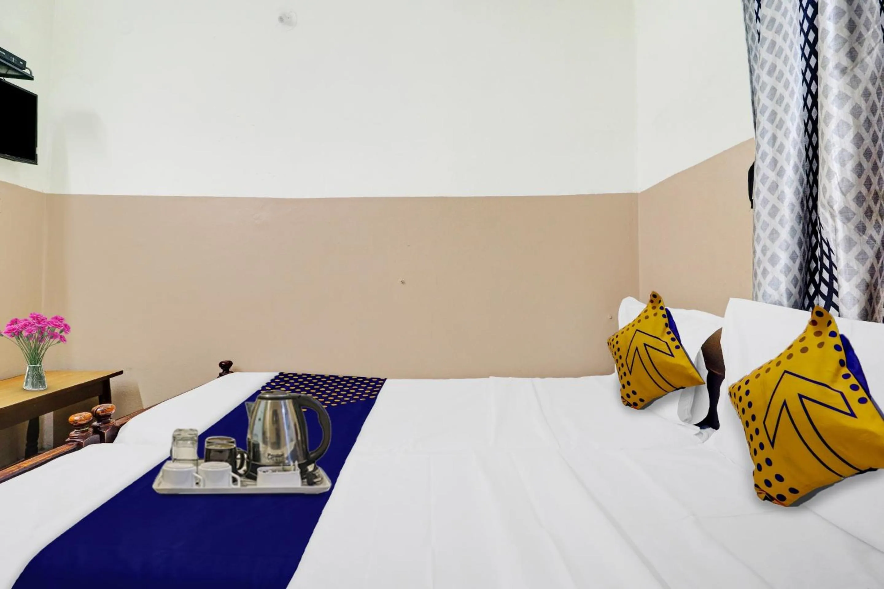 Bedroom, Bed in SPOT ON Sri Sai Lohith Lodge Near Secunderabad Railway Station