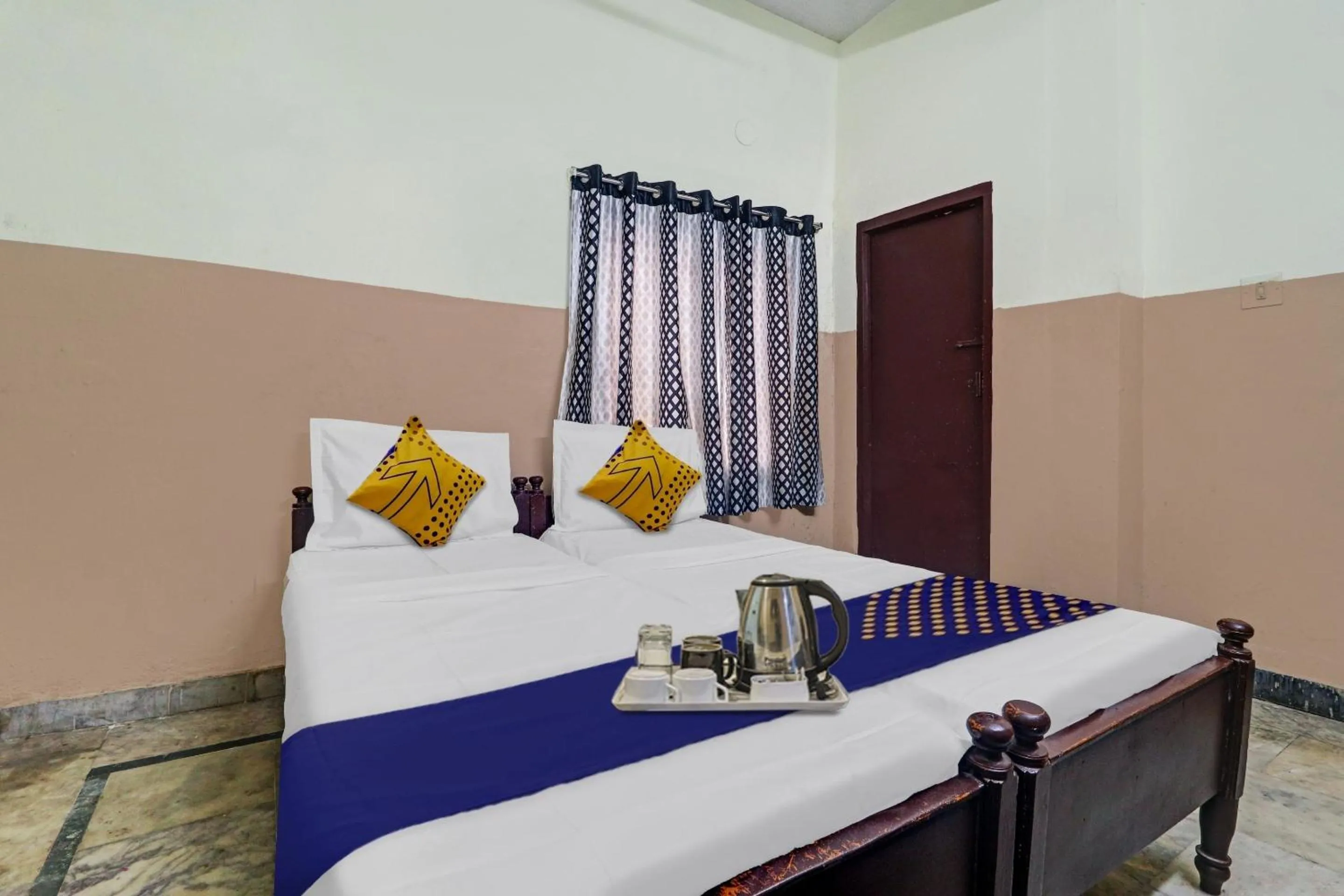 Bedroom, Bed in SPOT ON Sri Sai Lohith Lodge Near Secunderabad Railway Station