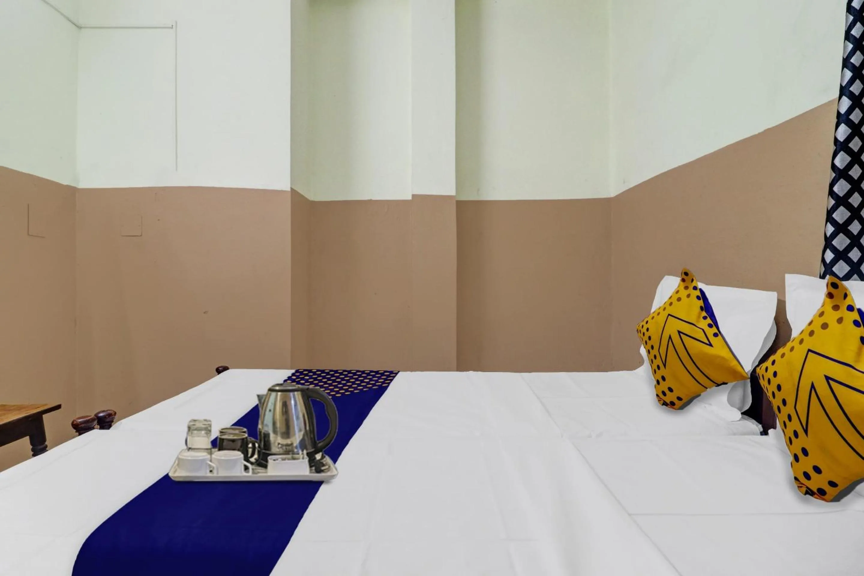 Bedroom, Bed in SPOT ON Sri Sai Lohith Lodge Near Secunderabad Railway Station