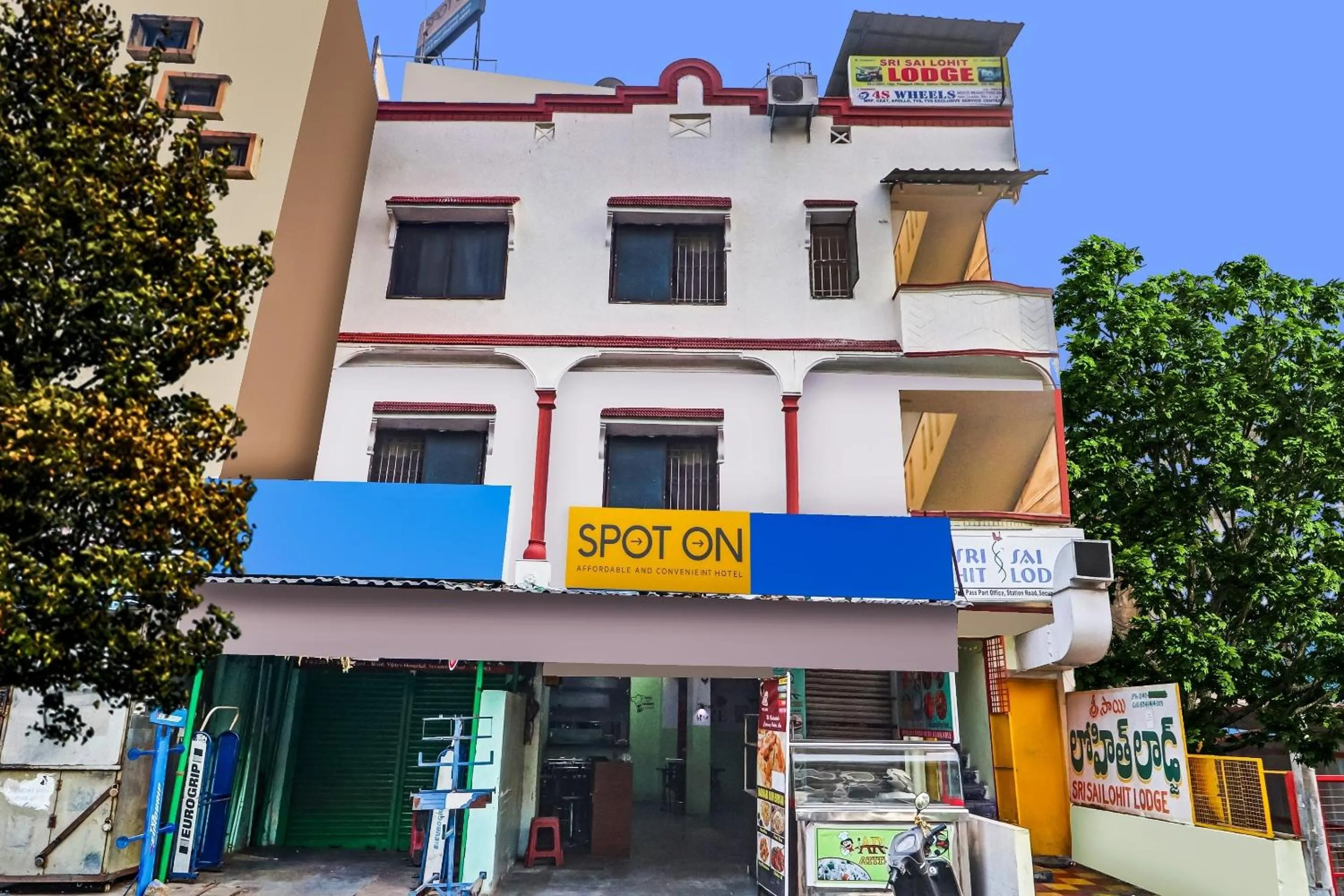 Facade/entrance in SPOT ON Sri Sai Lohith Lodge Near Secunderabad Railway Station