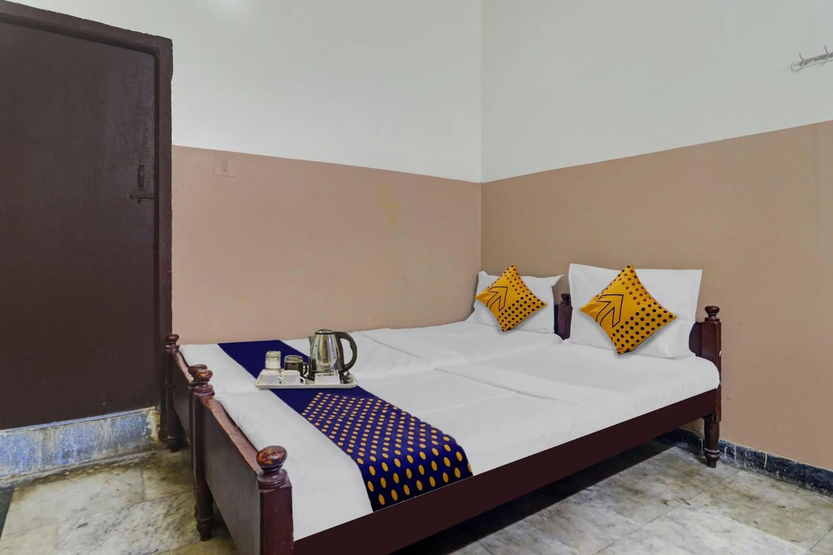 Bedroom, Bed in SPOT ON Sri Sai Lohith Lodge Near Secunderabad Railway Station