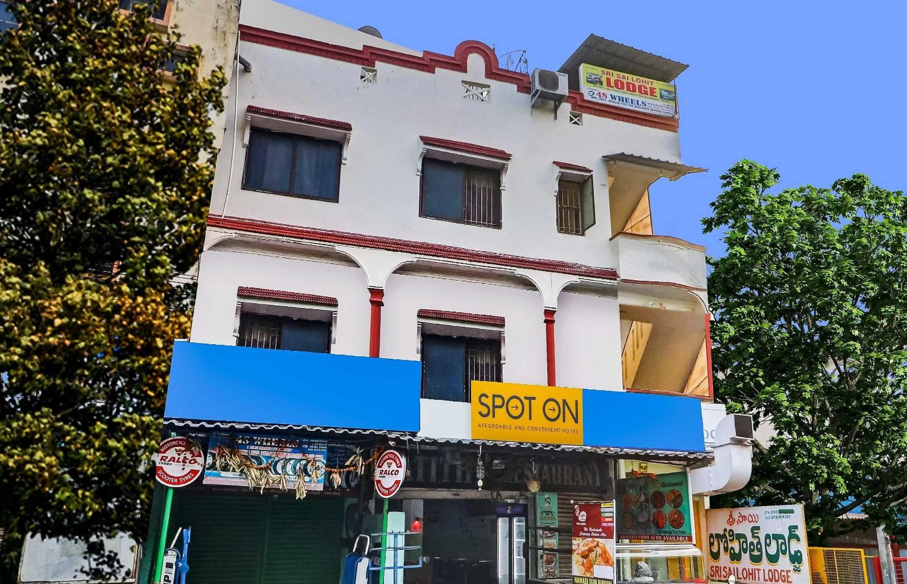 Facade/entrance in SPOT ON Sri Sai Lohith Lodge Near Secunderabad Railway Station
