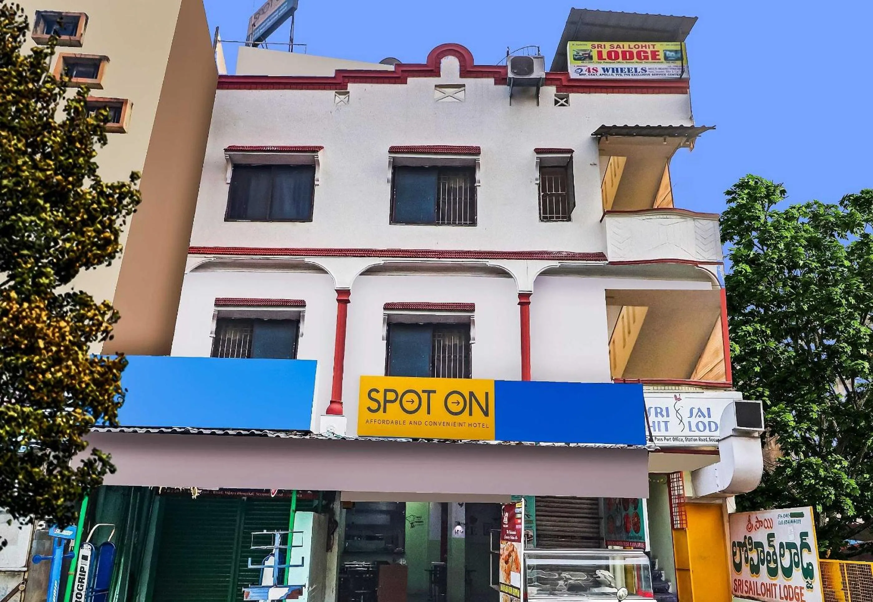 Facade/entrance in SPOT ON Sri Sai Lohith Lodge Near Secunderabad Railway Station