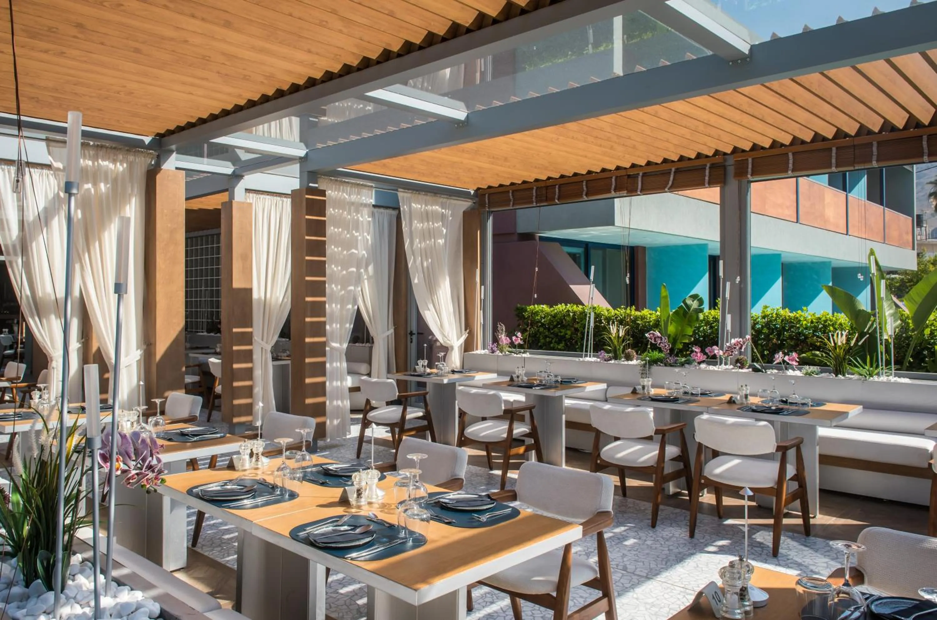 Restaurant/places to eat in Harmony Boutique Resort - Adults oriented