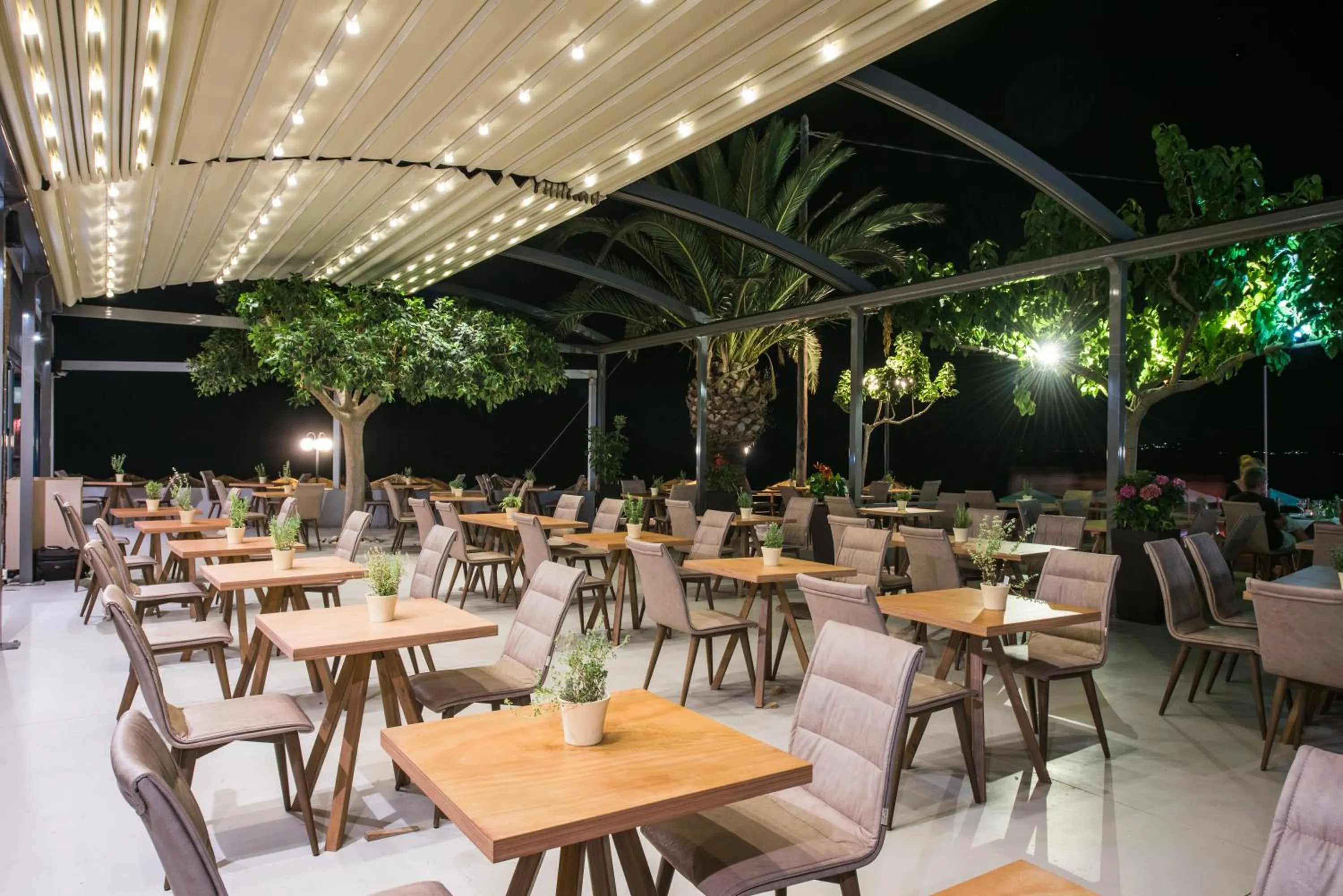 Restaurant/places to eat in Corissia Beach hotel