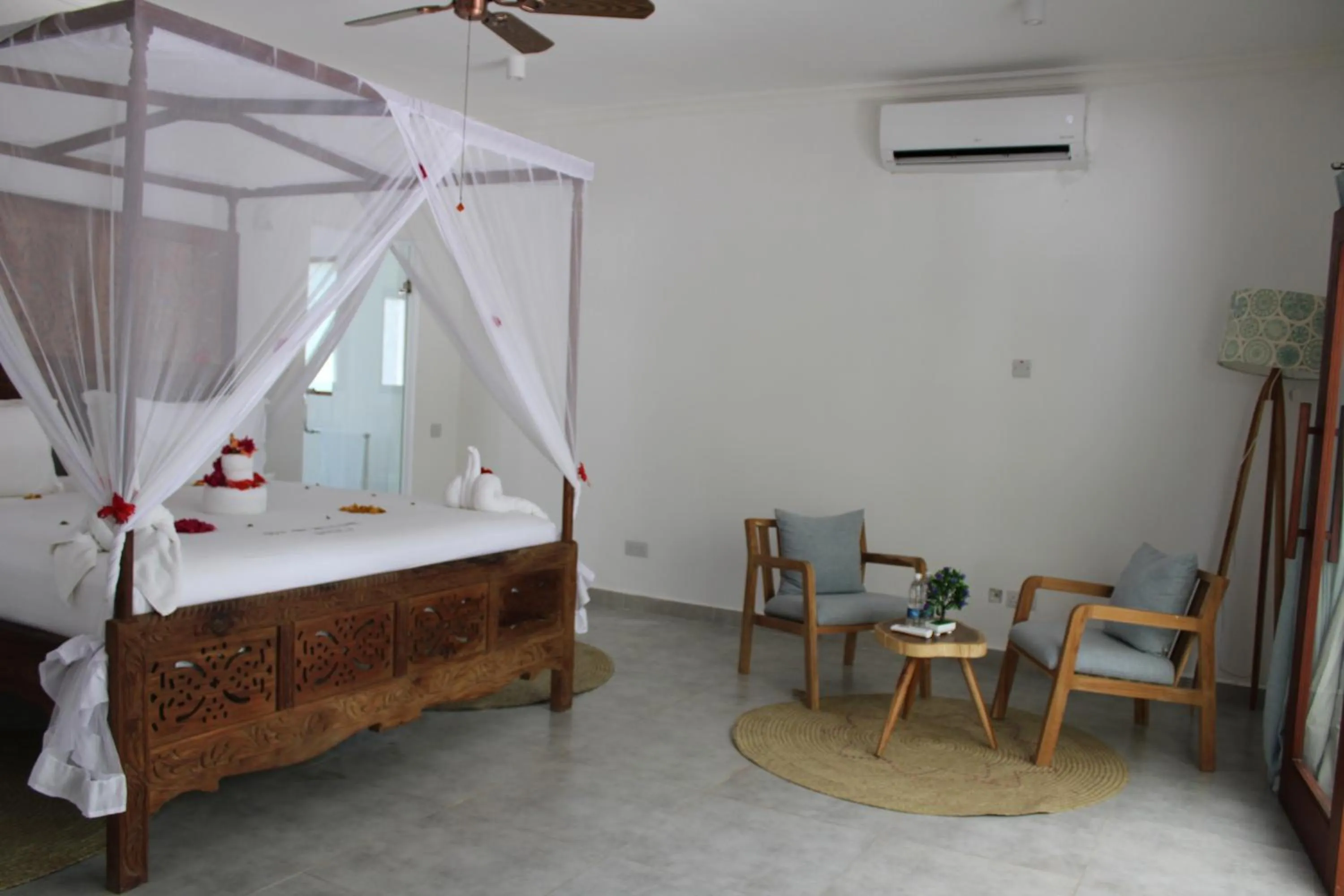 Bed in Kivuli Beach Resort Paje