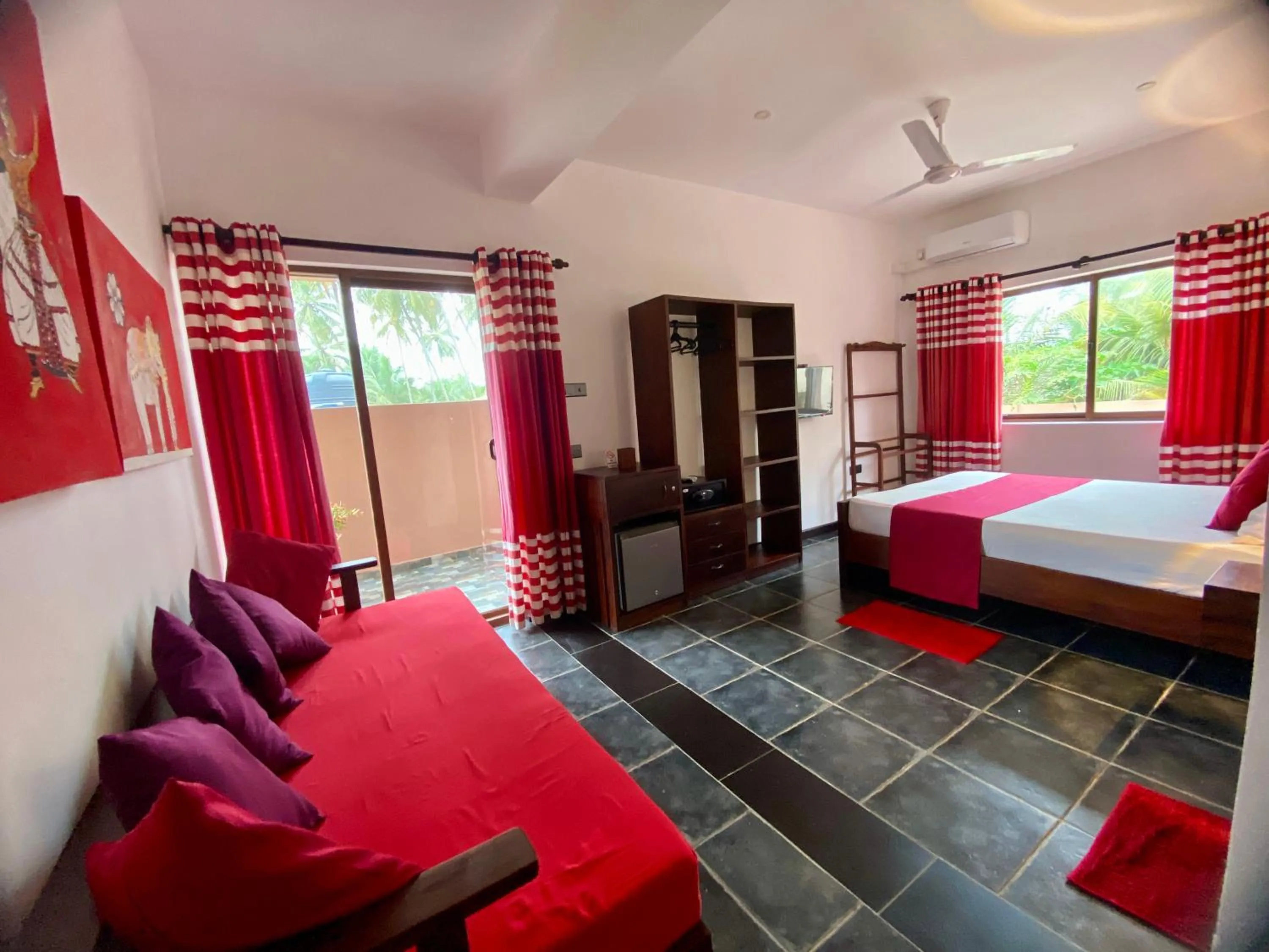 Bed in Reef Bungalow Hotel