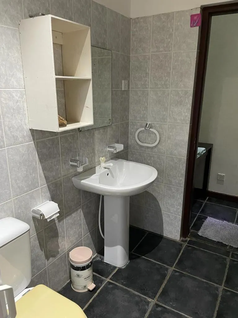 Bathroom in Reef Bungalow Hotel