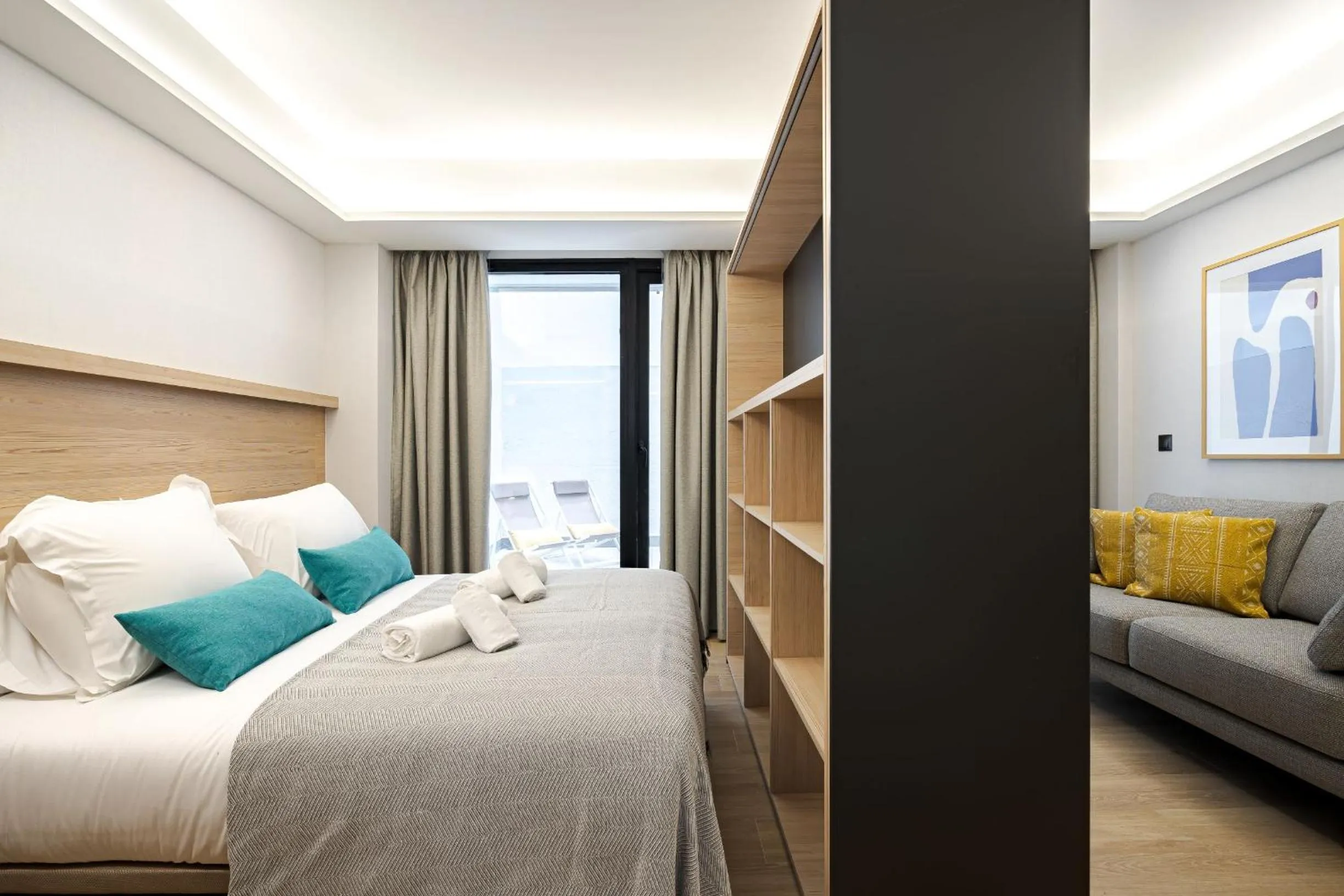 Bed in Feelathome Ventas Suites