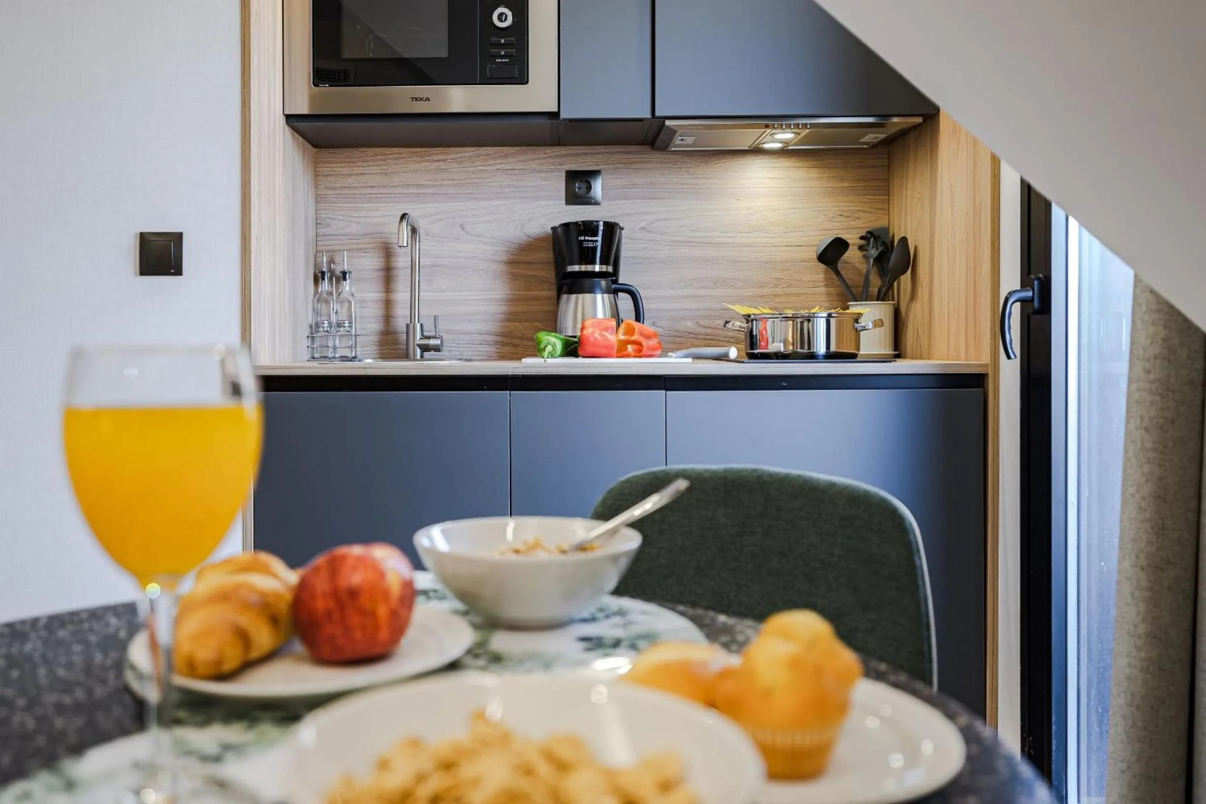 Coffee/tea facilities in Feelathome Ventas Suites