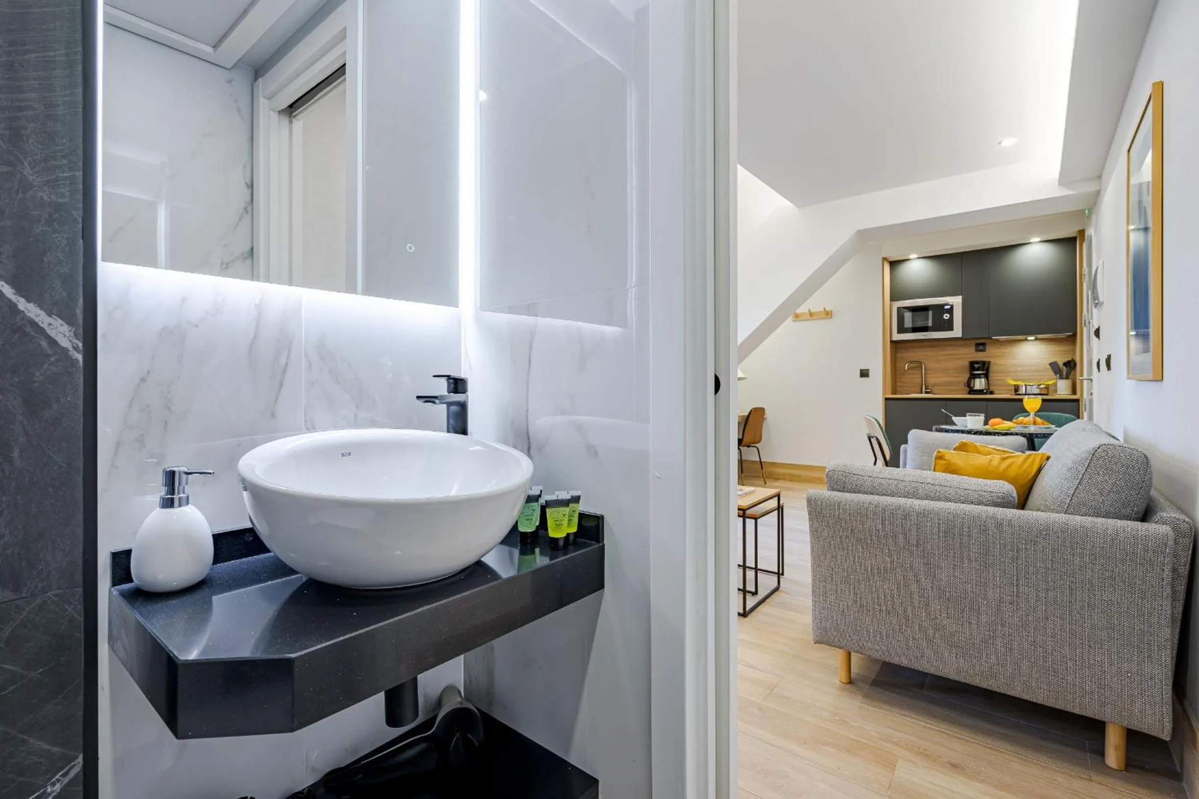 Bathroom in Feelathome Ventas Suites