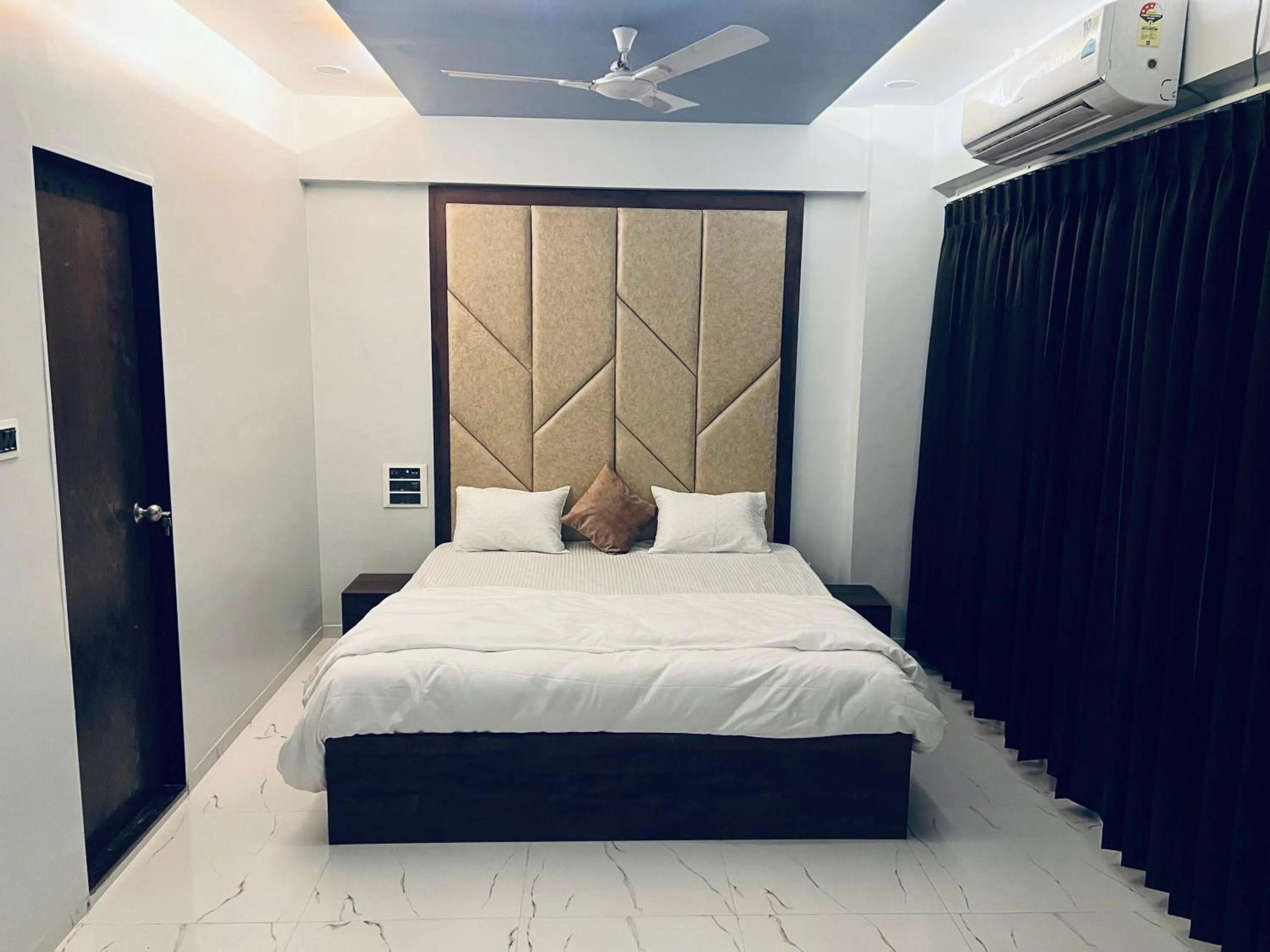 Bed in Hotel New City Light