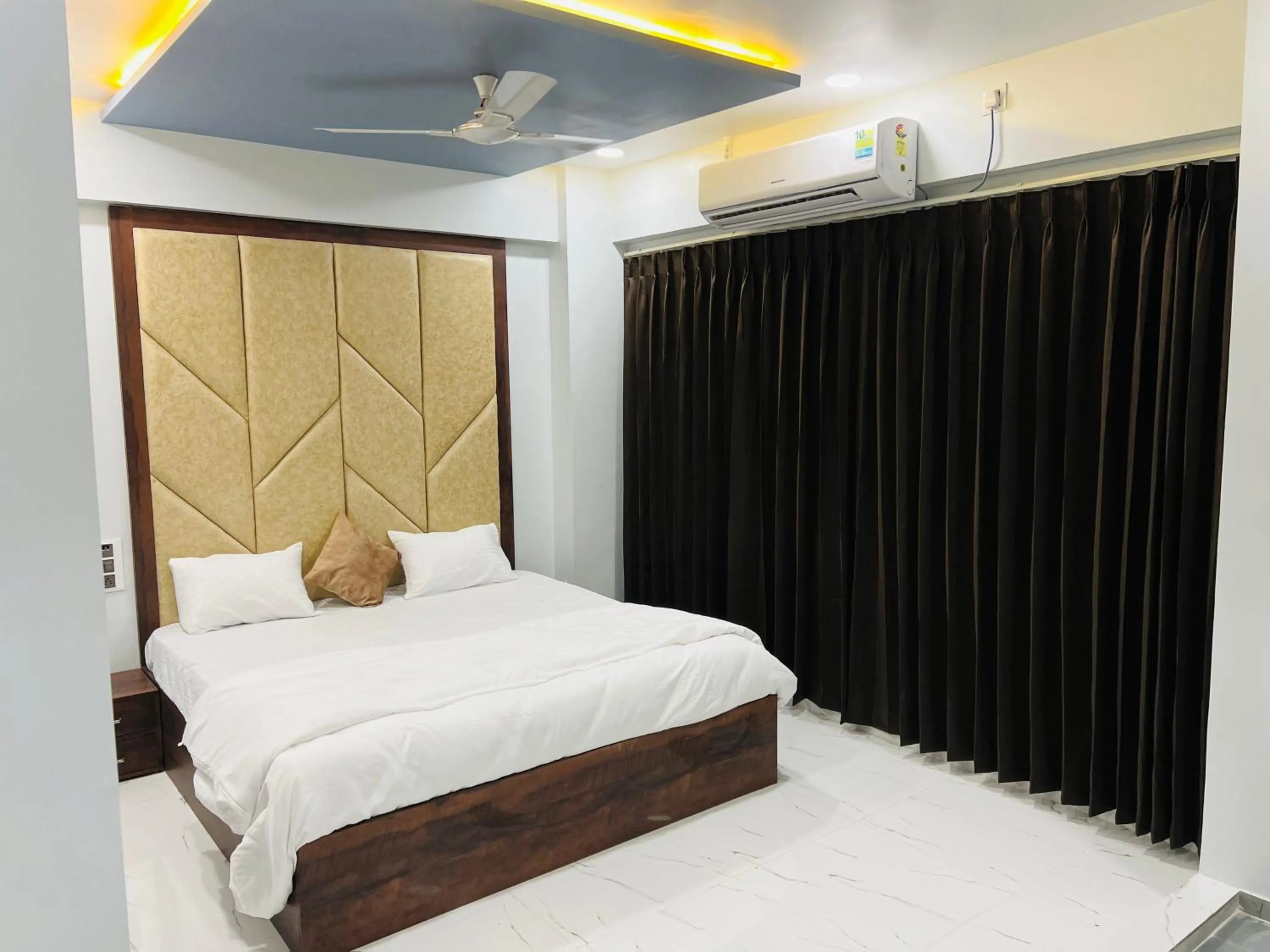 Bed in Hotel New City Light