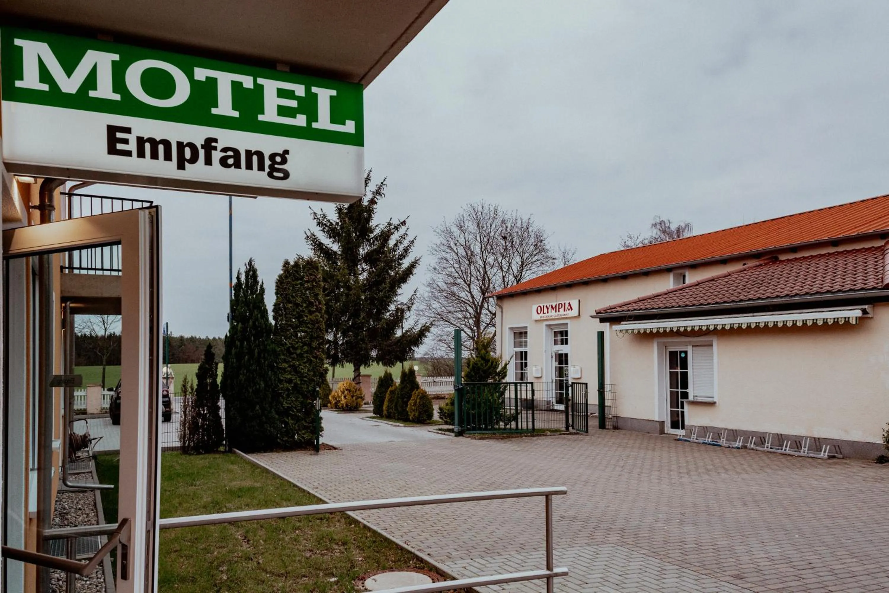 Logo/Certificate/Sign in Motel Zur Dachsbaude
