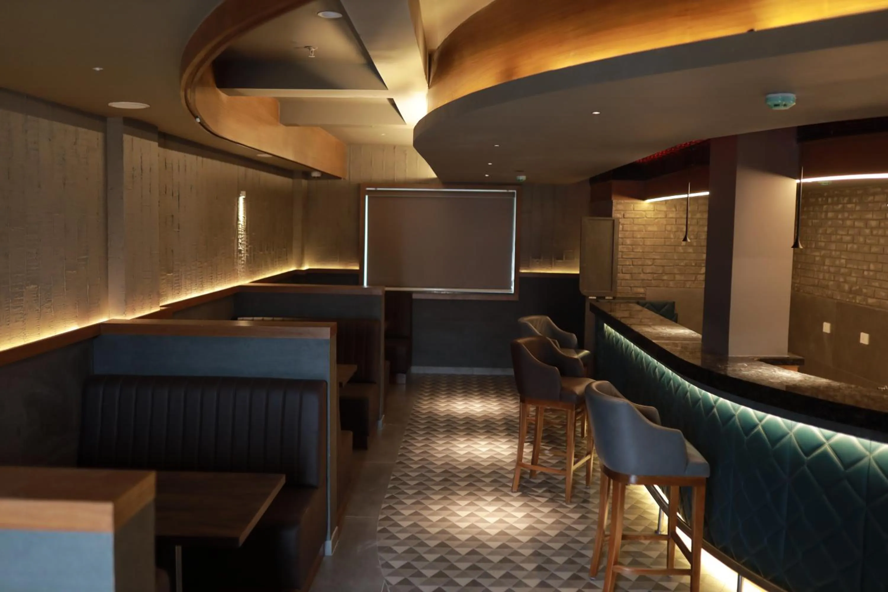 Lounge or bar in Hotel Kottayam Grand