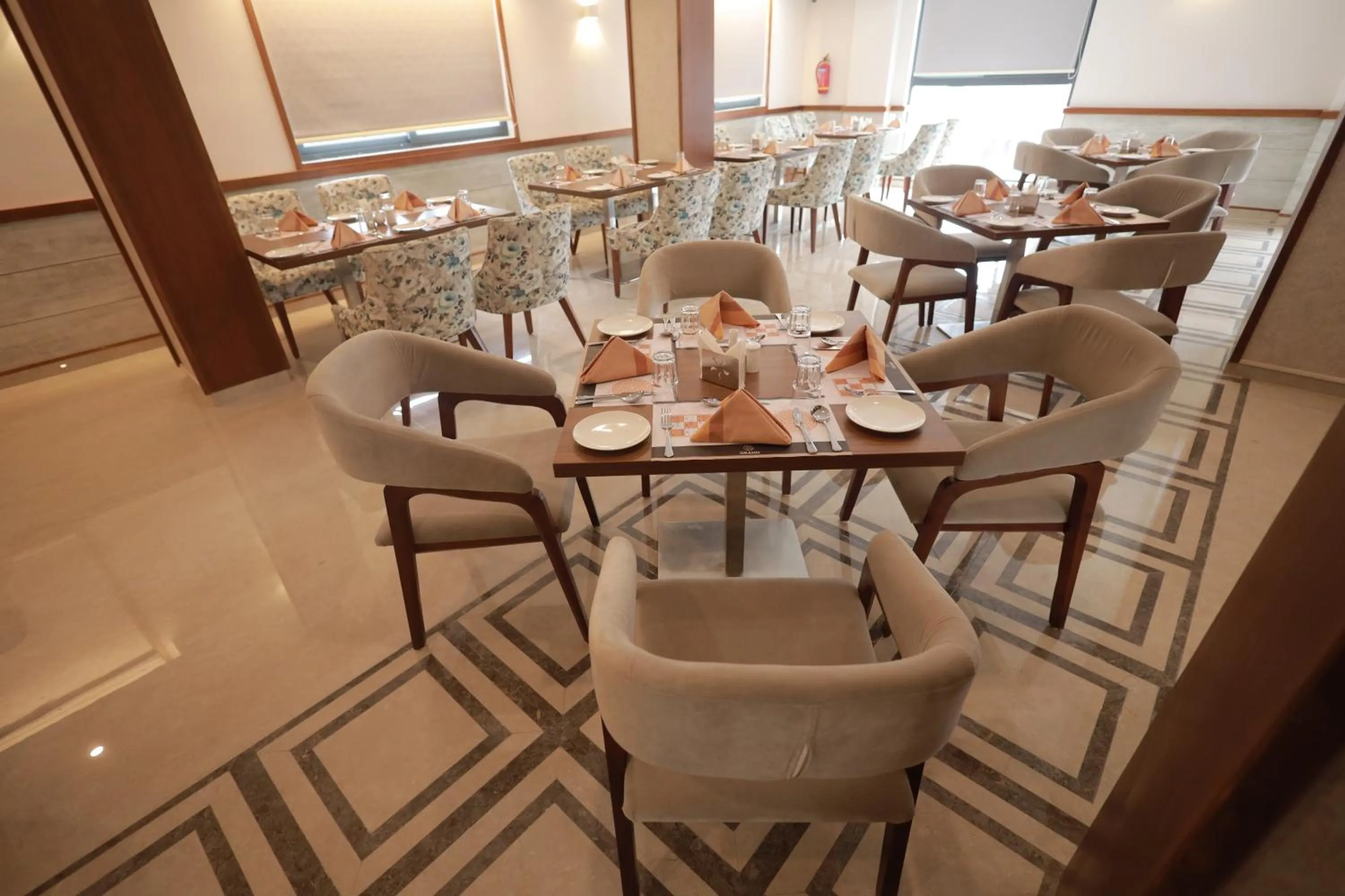 Restaurant/places to eat in Hotel Kottayam Grand