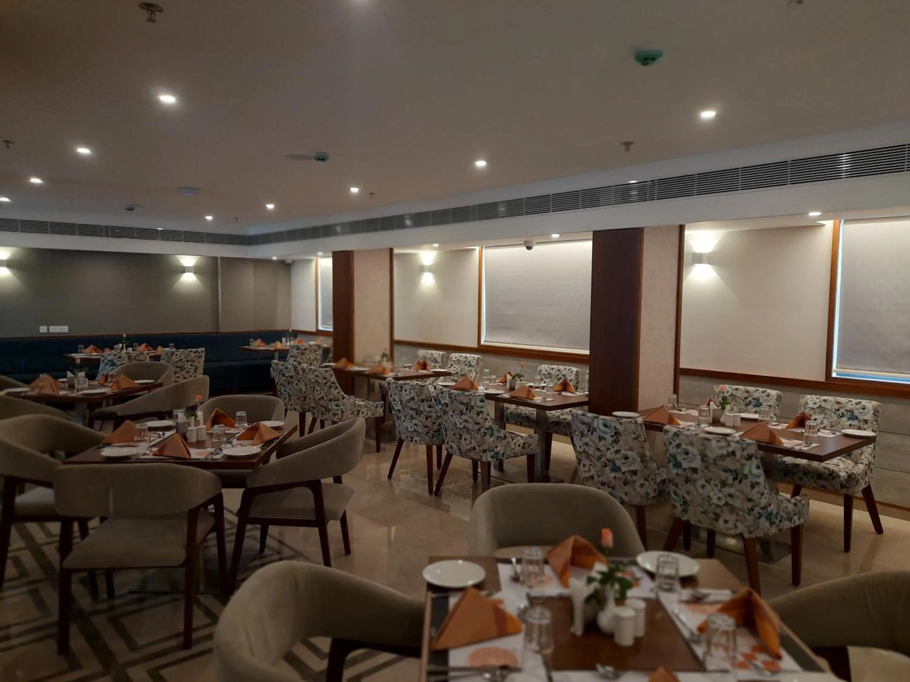 Restaurant/places to eat in Hotel Kottayam Grand