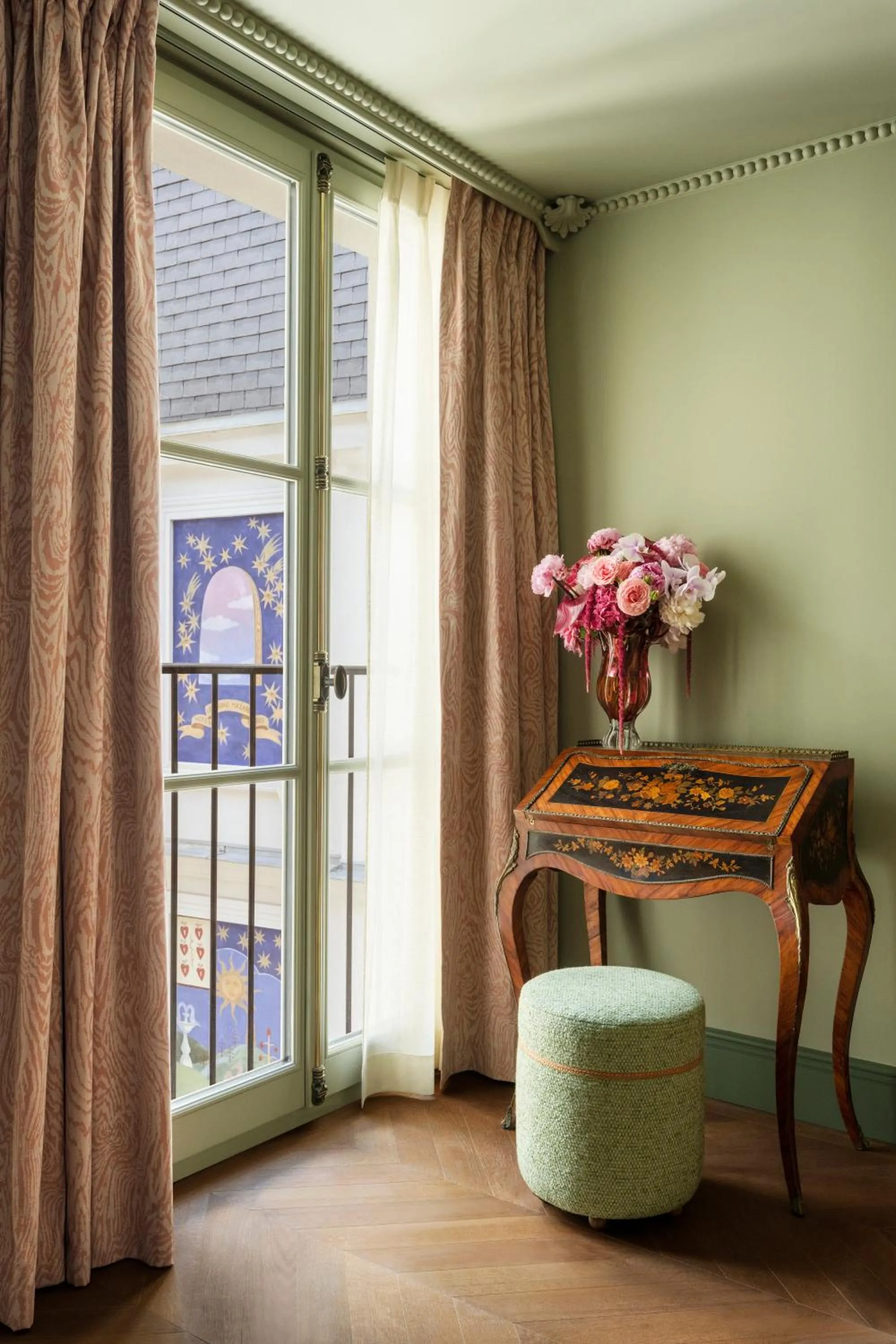 Decorative detail in Le Grand Mazarin