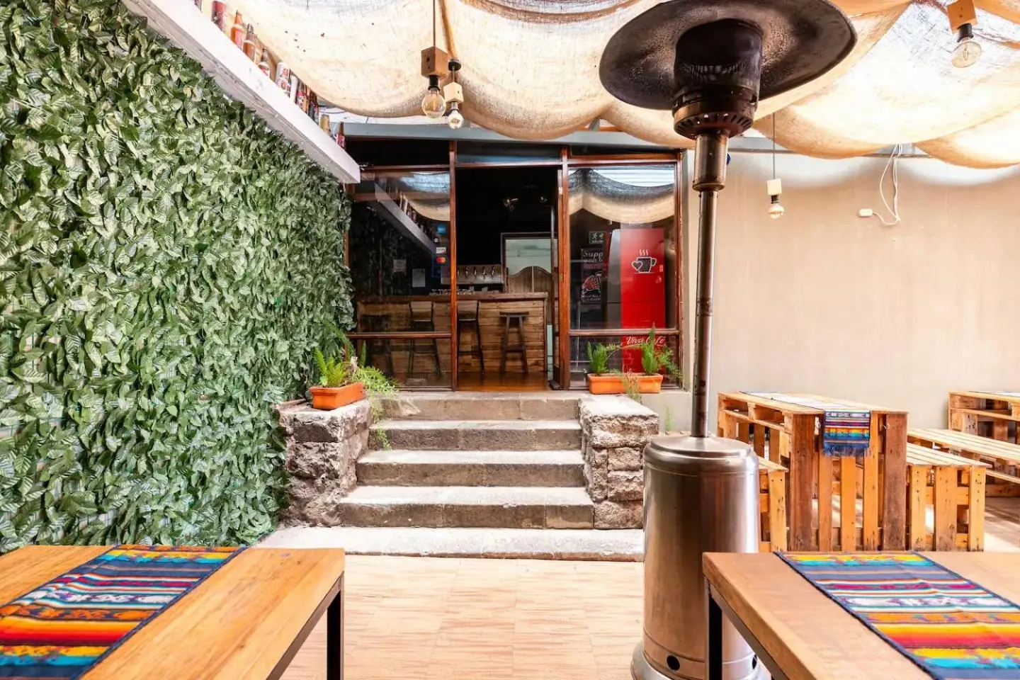 Dining area in Blue house La Floresta