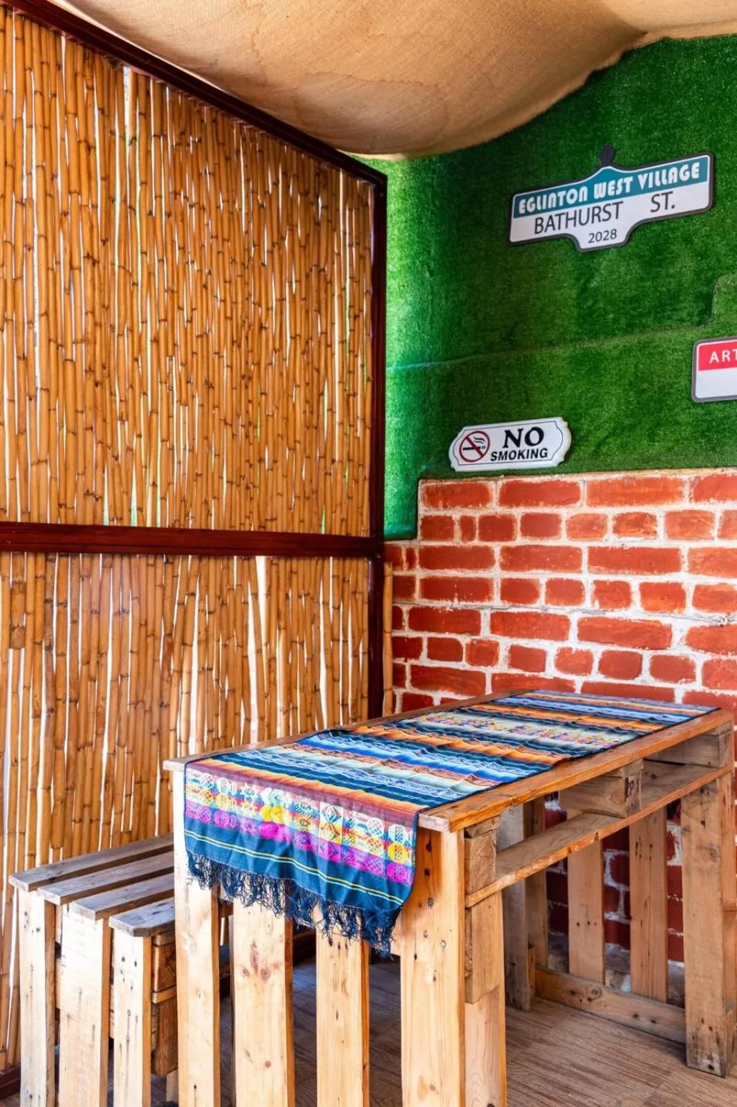 Restaurant/places to eat in Blue house La Floresta