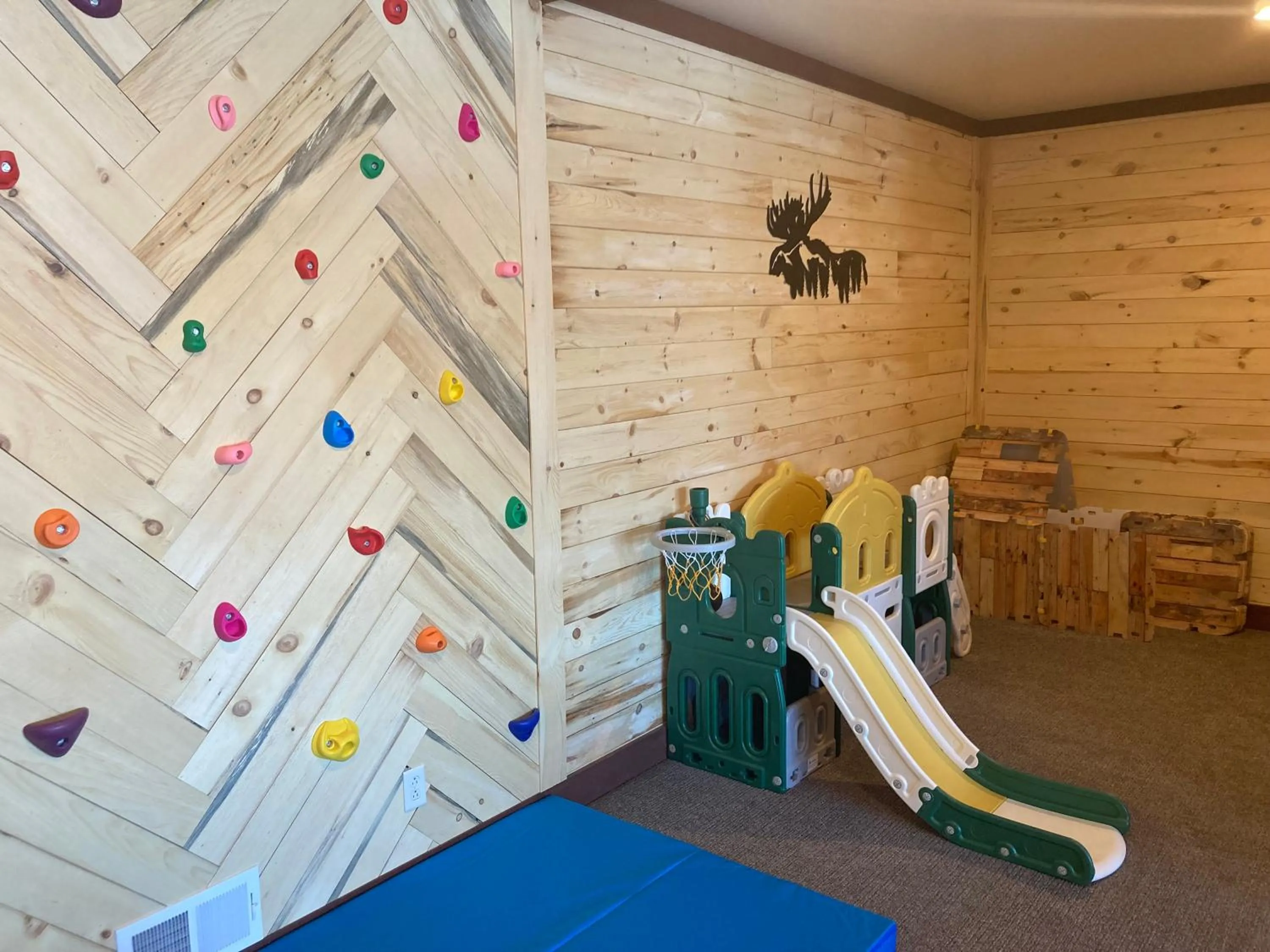 Keweenaw Waters Resort