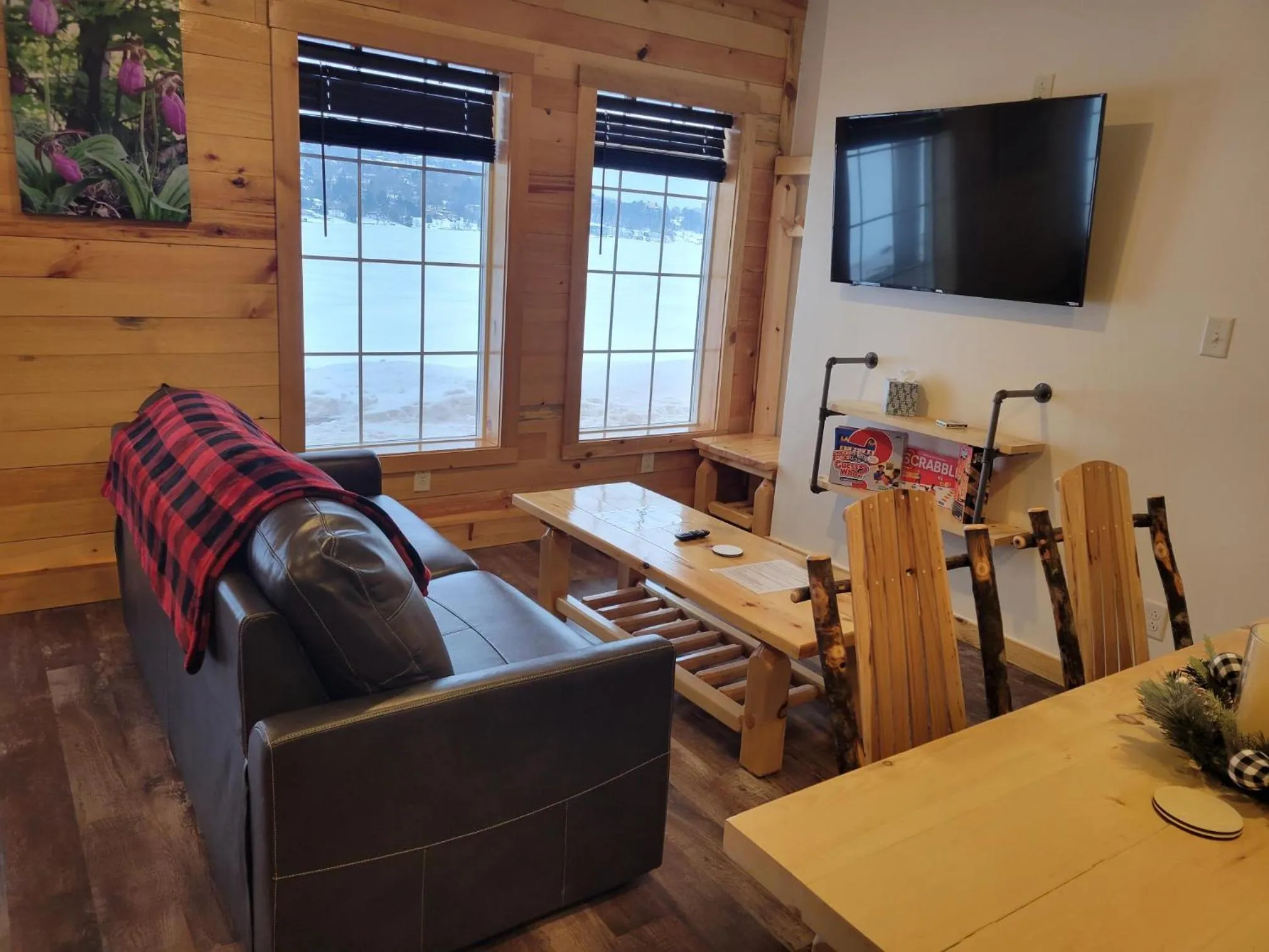 Seating area in Keweenaw Waters Resort