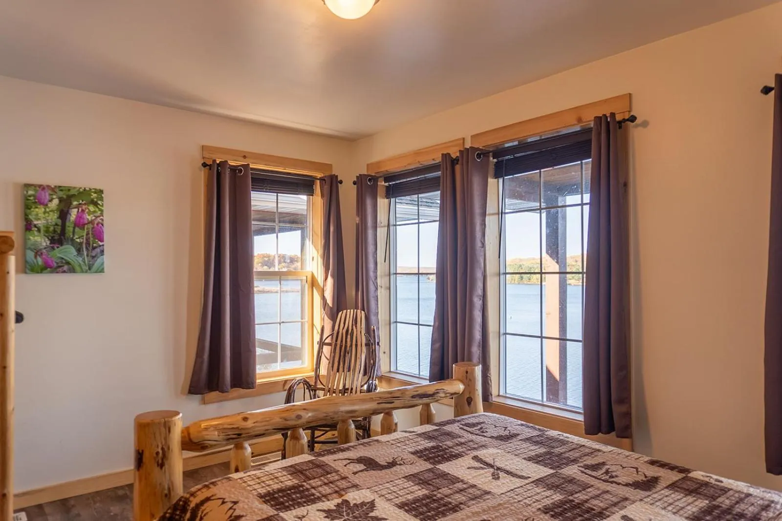 Bed in Keweenaw Waters Resort