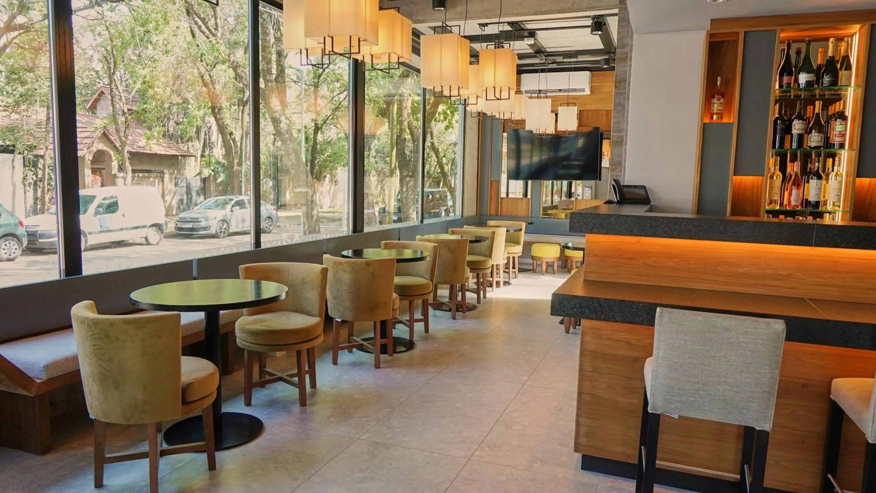 Restaurant/places to eat in Ferrol Apart Hotel