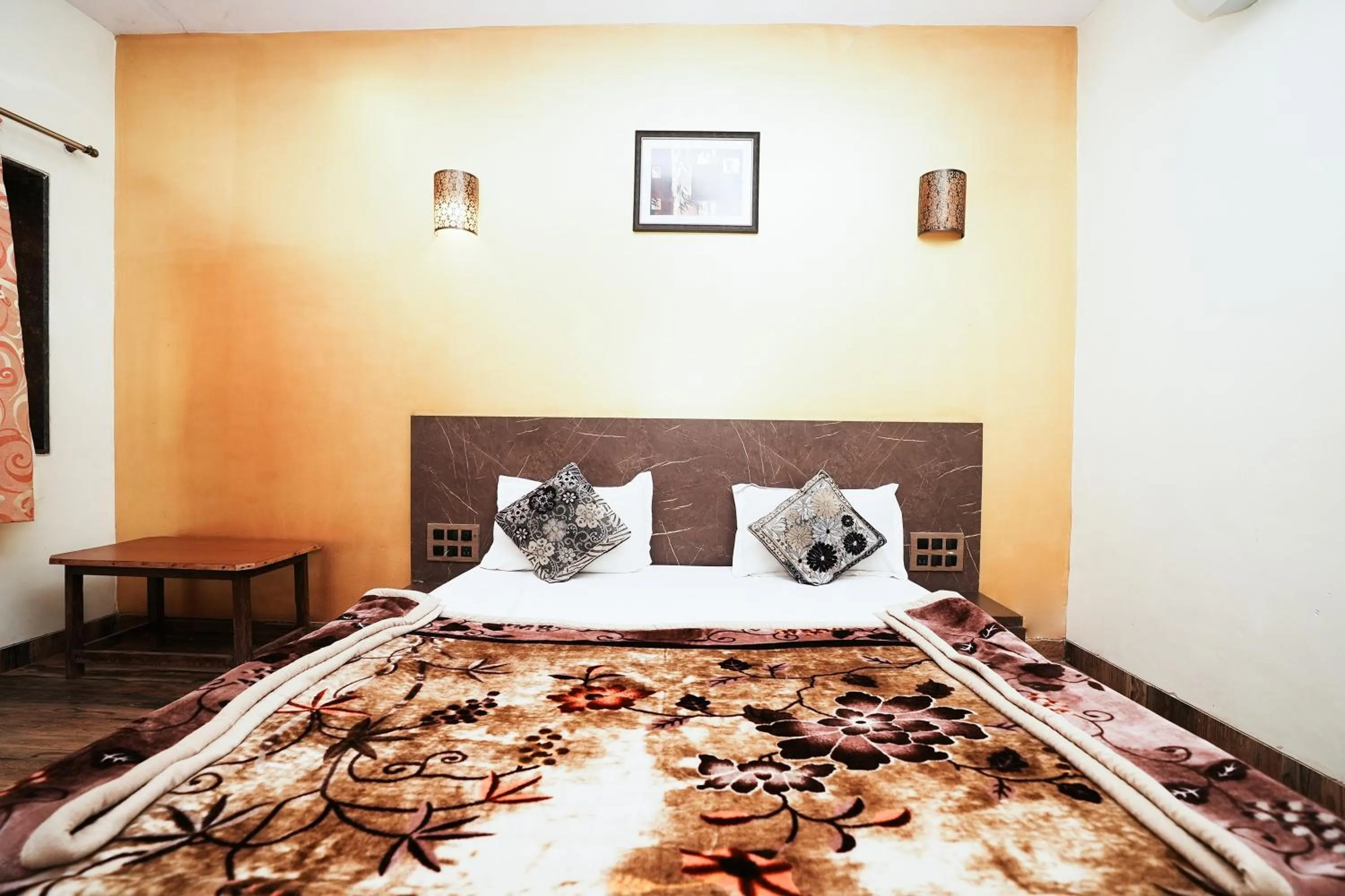 Bedroom, Bed in Dwarka Lawns Cottages