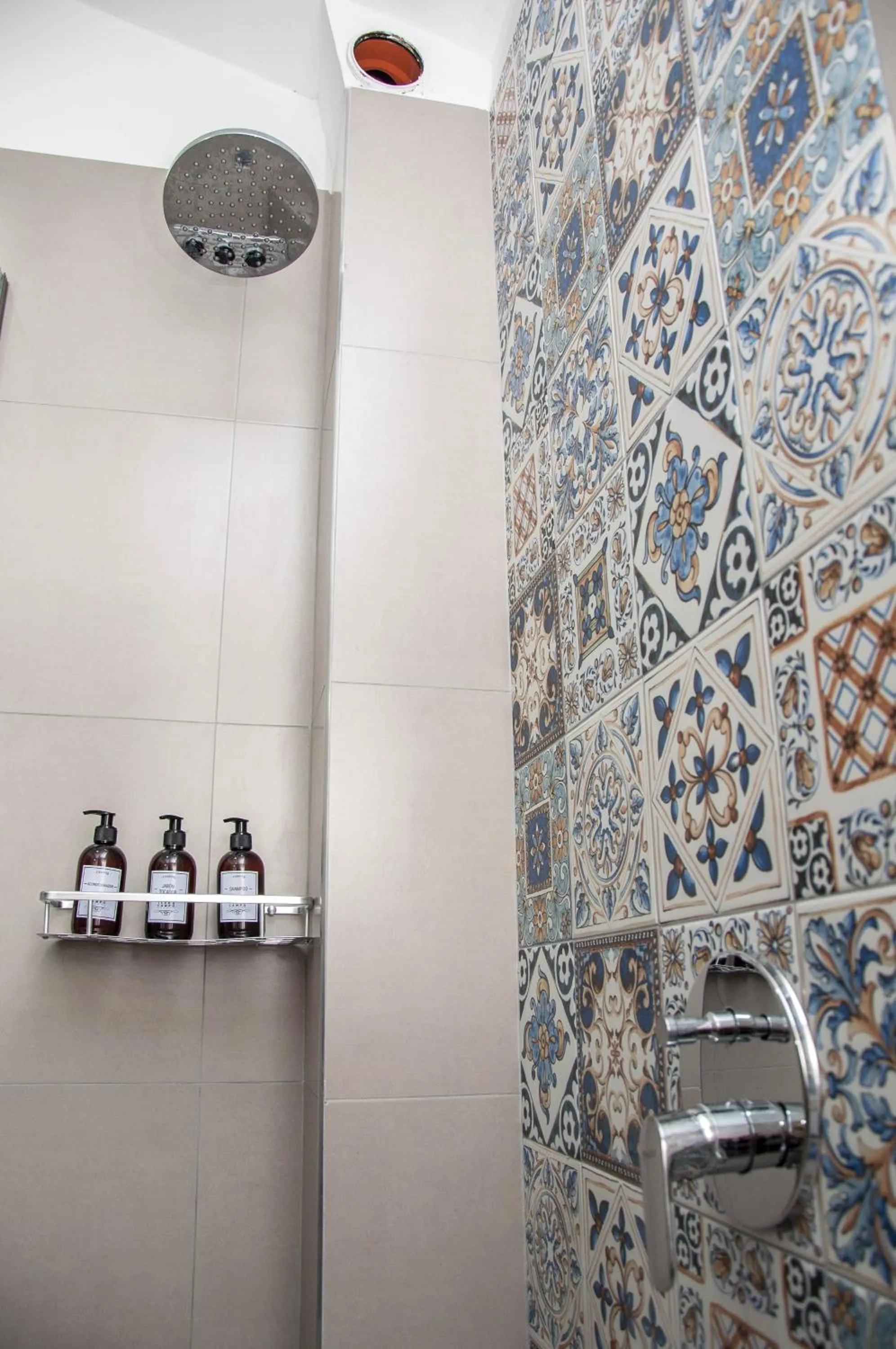 Shower in Terra Campo Posada