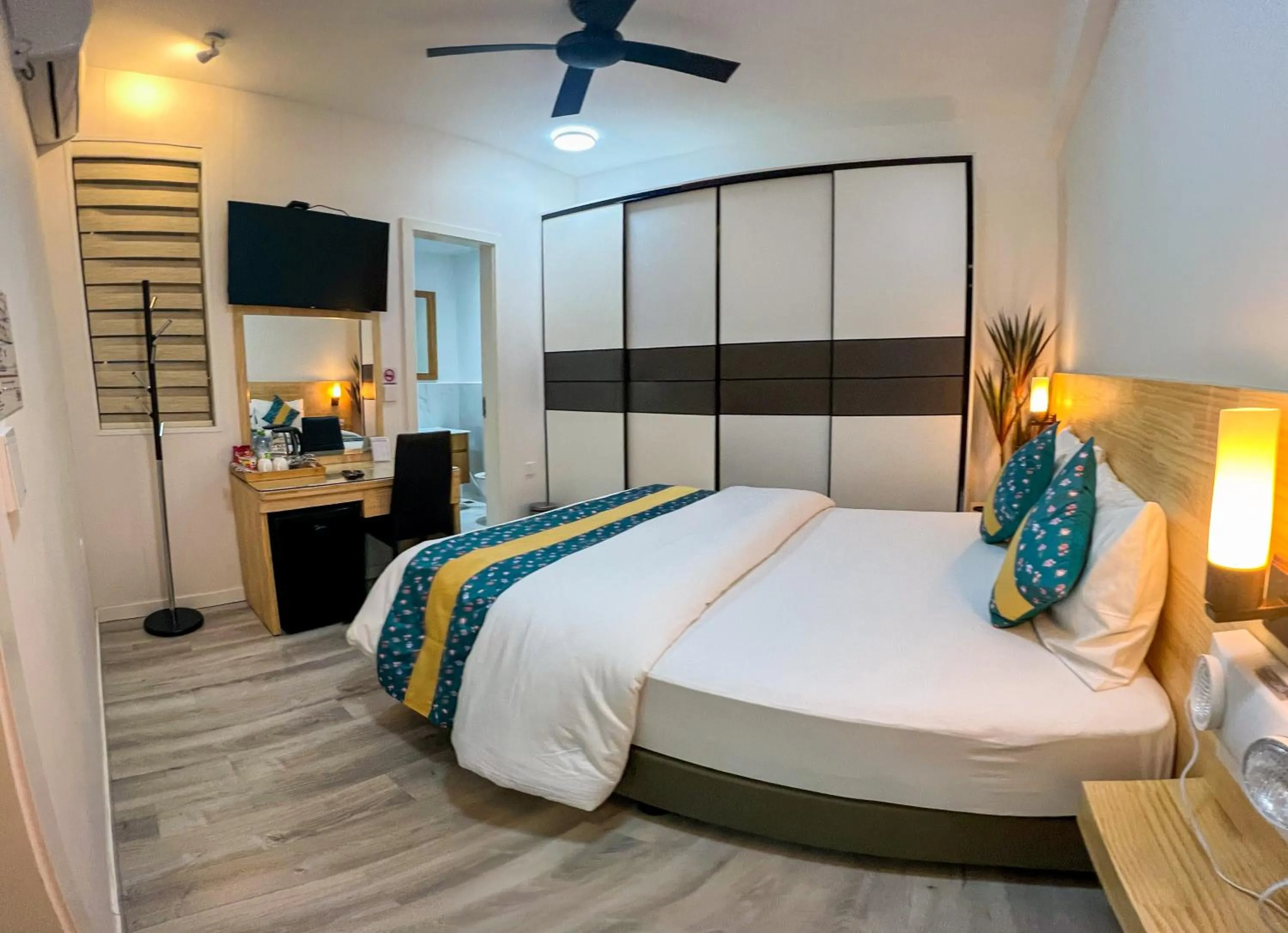 Bed in Tourist Inn Grand